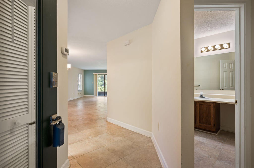 LAKESIDE CONDO AT BLUEWATER BAY - Residential