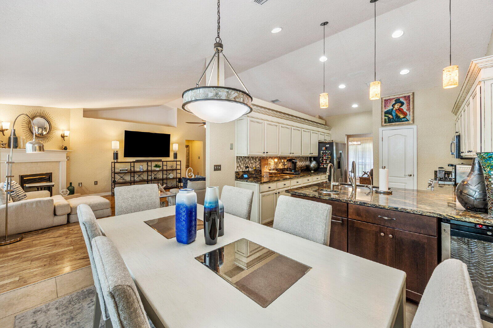 DRIFTWOOD ESTATES - Residential Lease