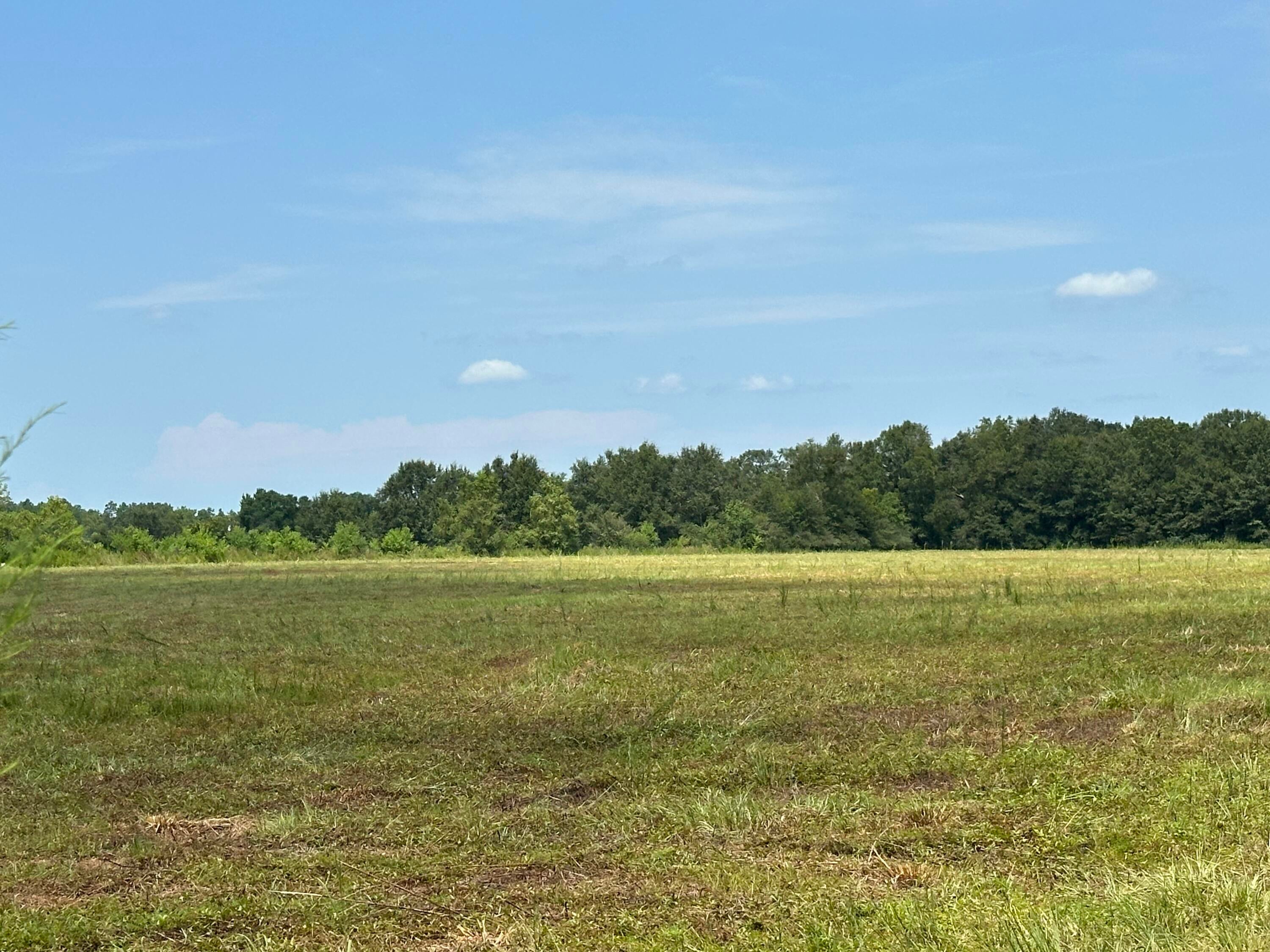 NO RECORDED SUBDIVISION - Land