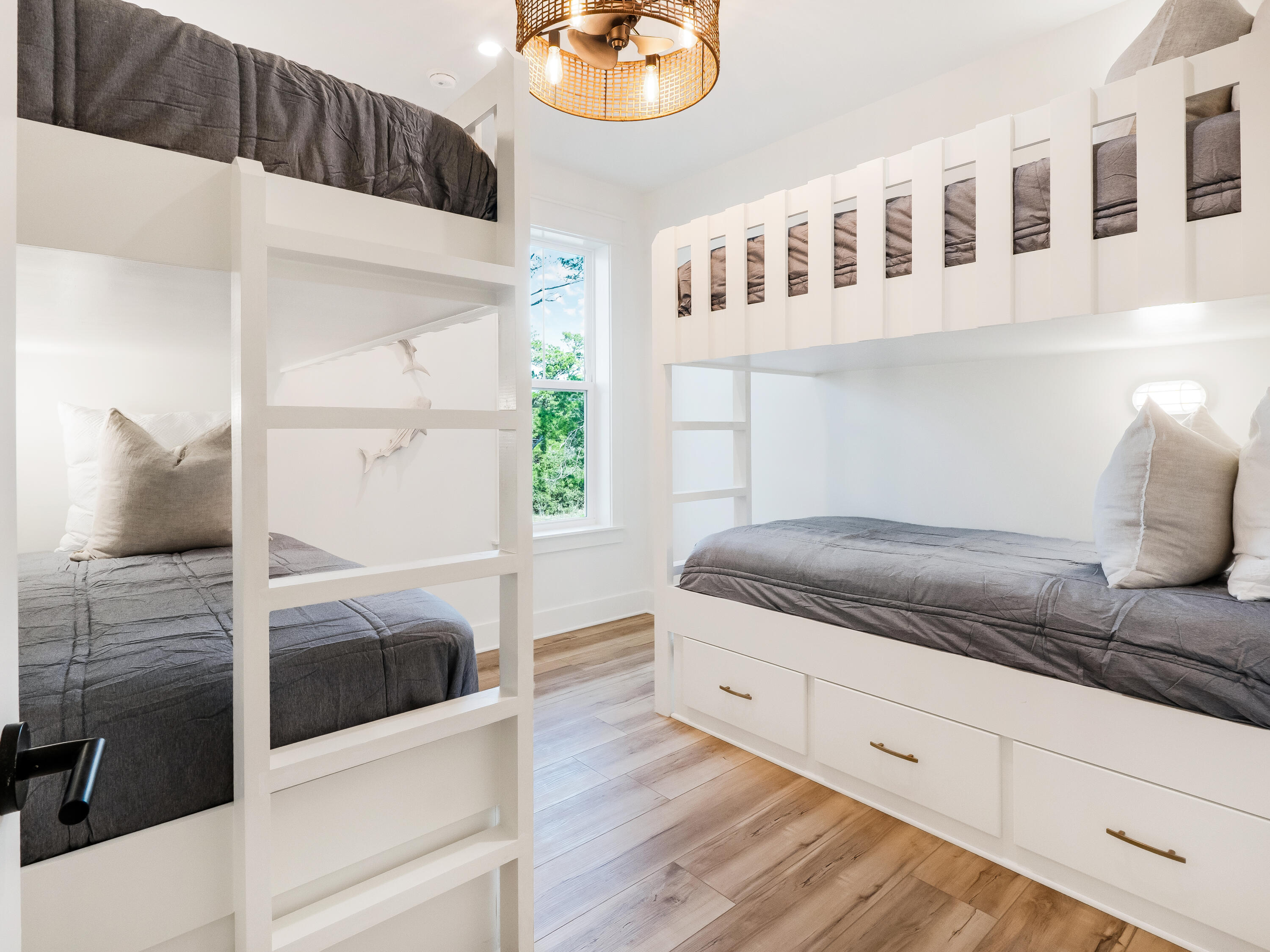 EASTERN LAKE S/D - Residential