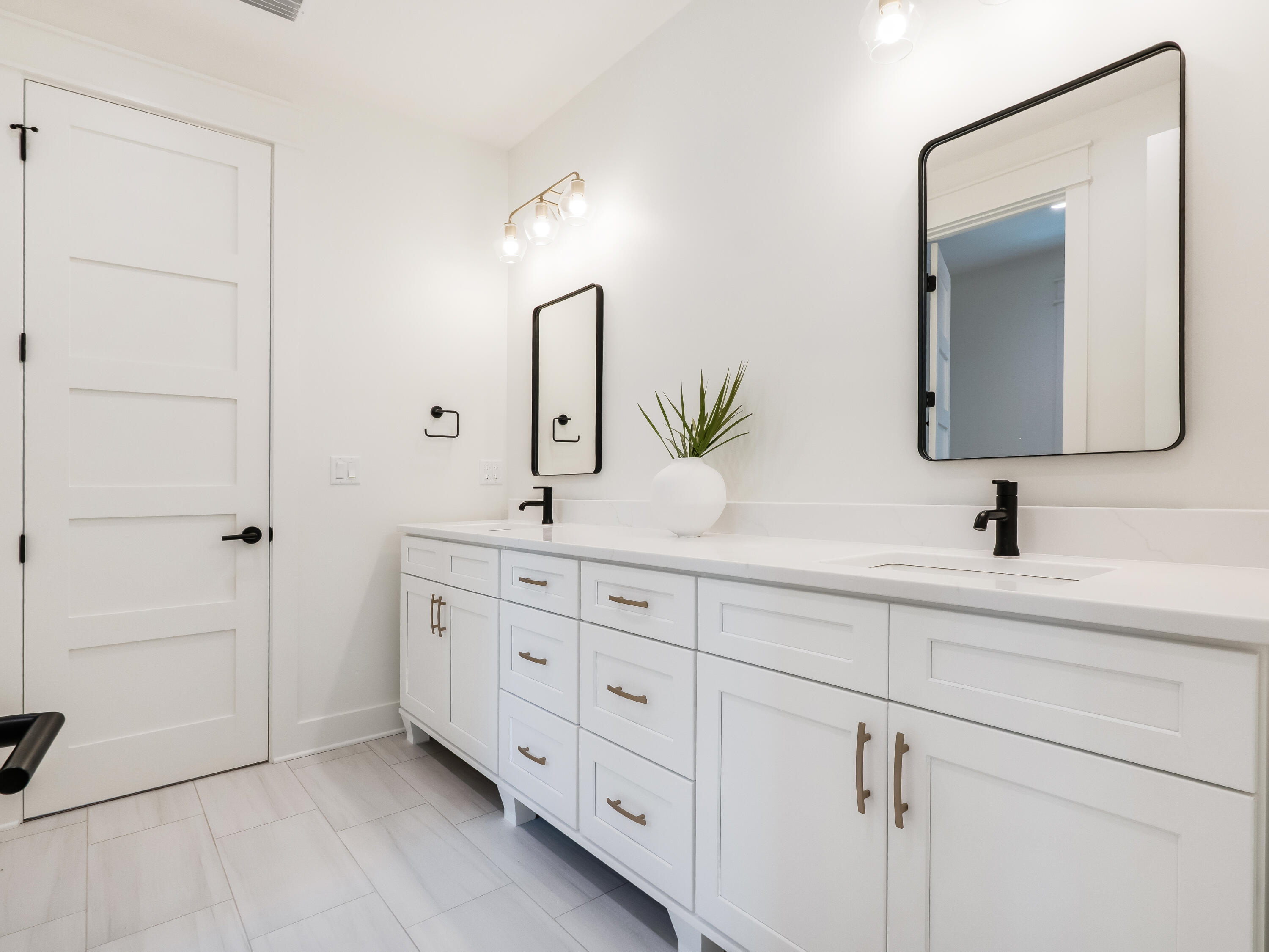 EASTERN LAKE S/D - Residential