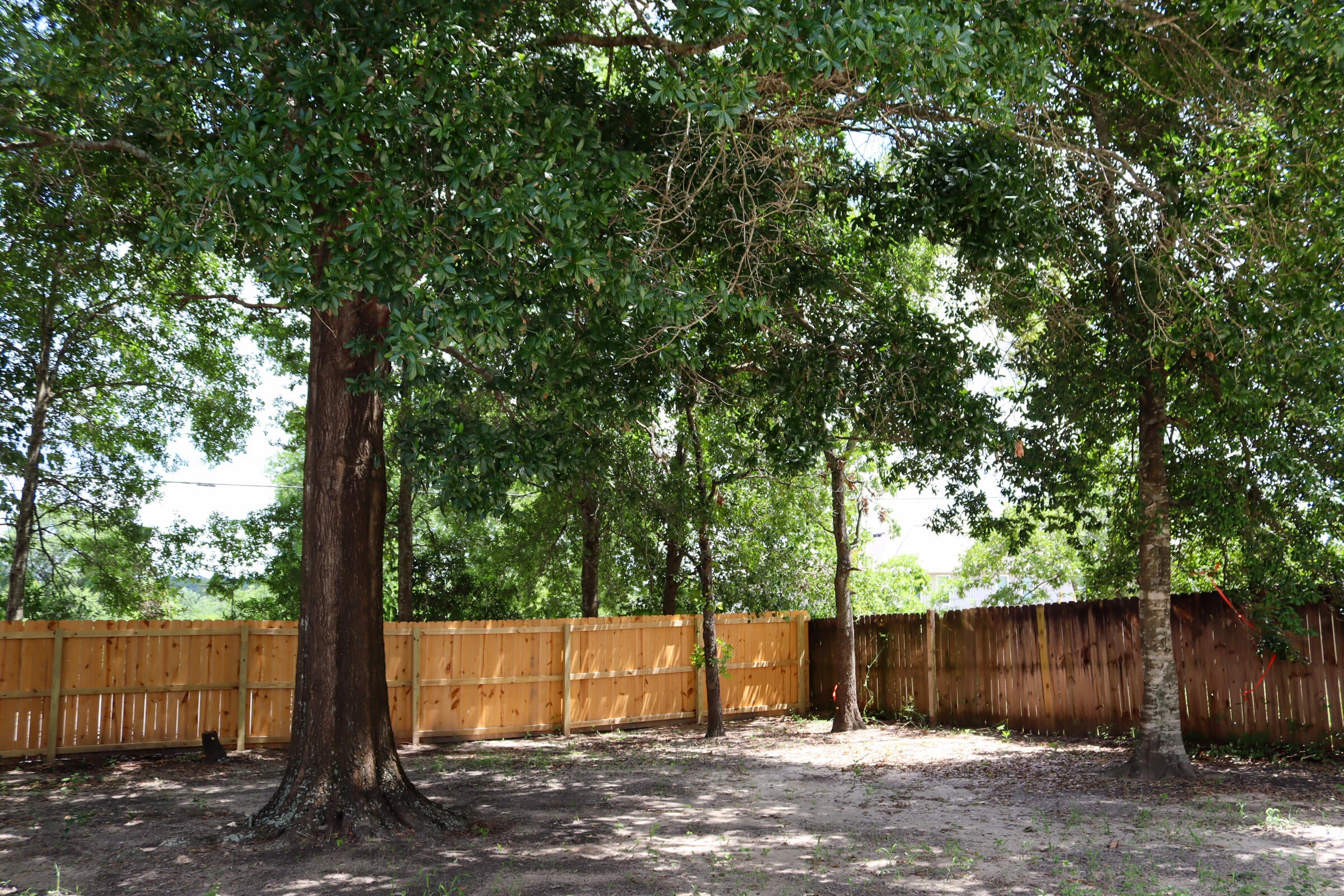 Hollyrod Park - Residential Lease