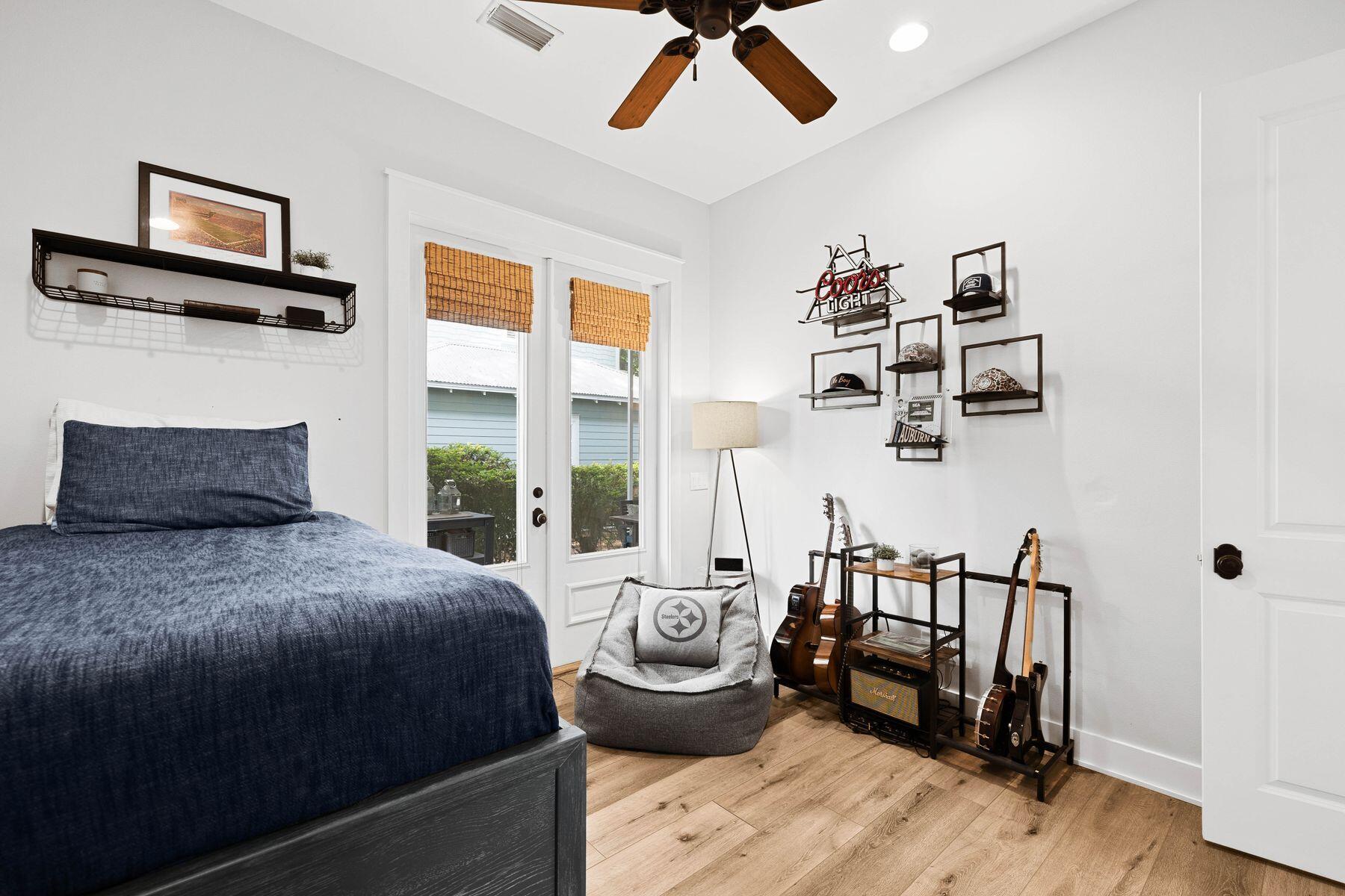 CARSON OAKS - Residential