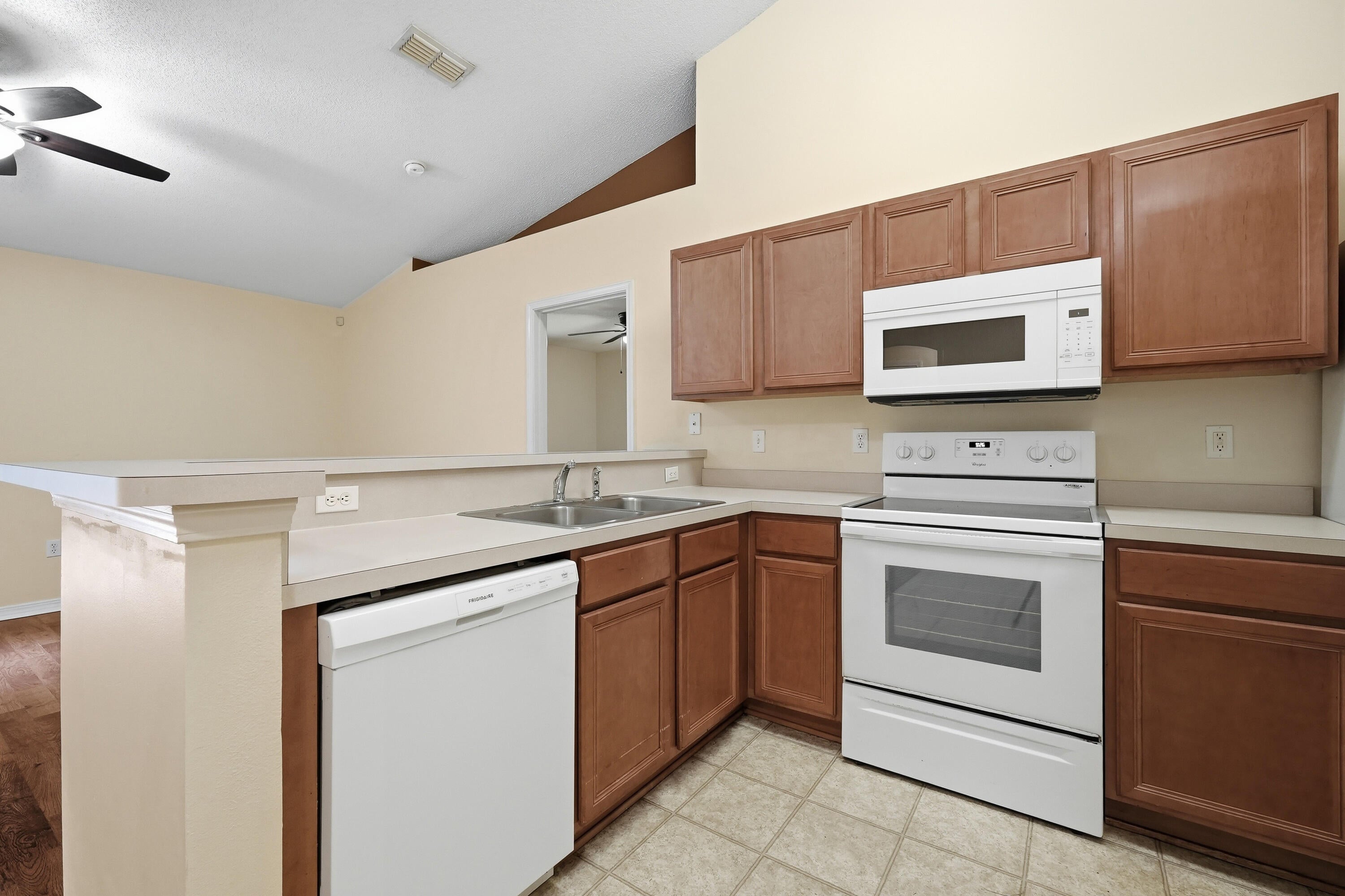 RIDGE CREST PH II - Residential