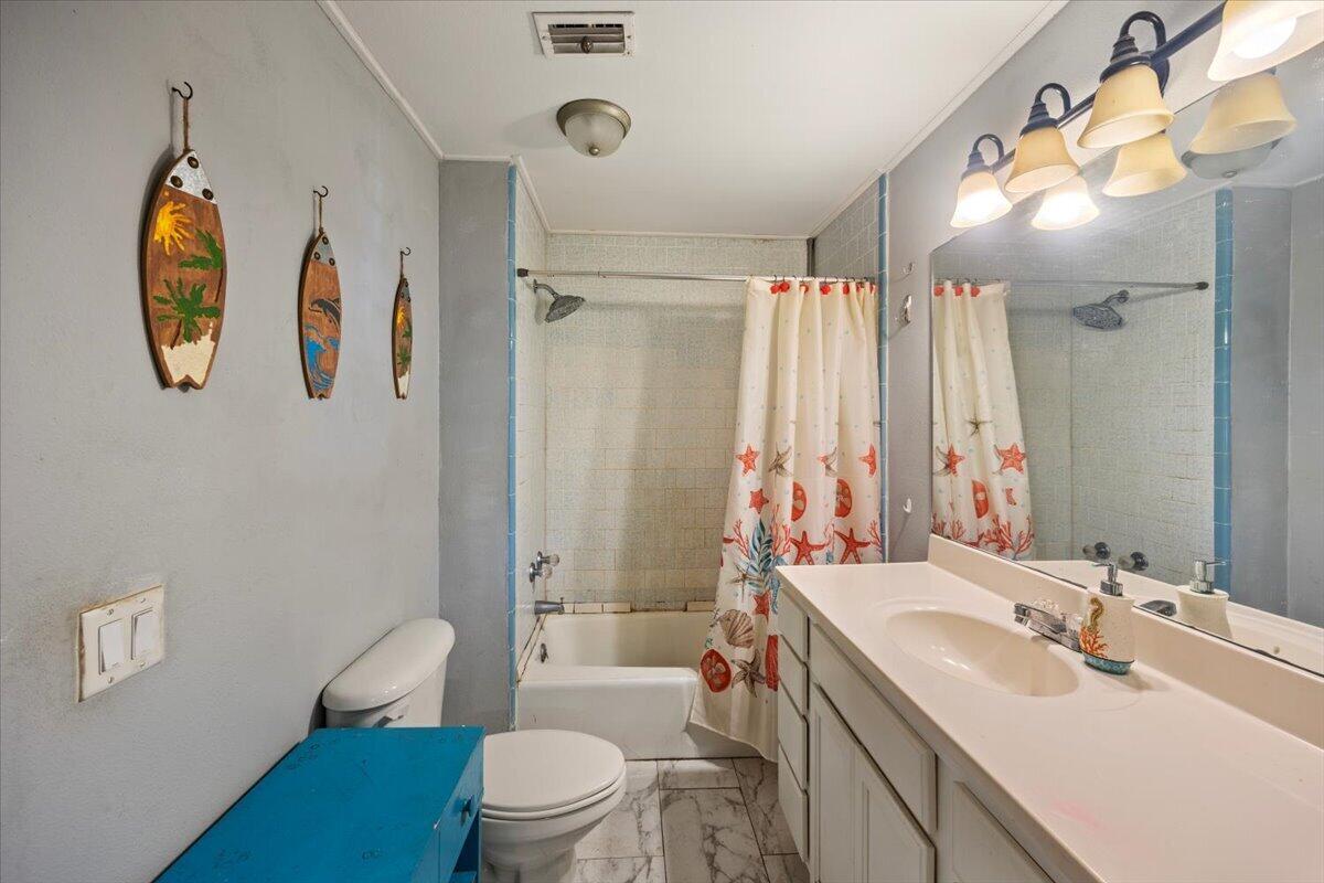 HICKORY SHORES - Residential