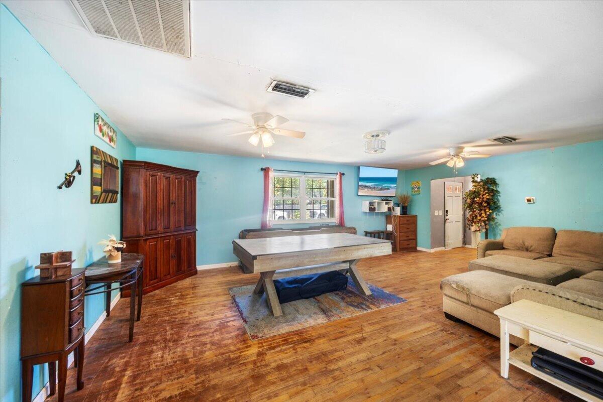 HICKORY SHORES - Residential