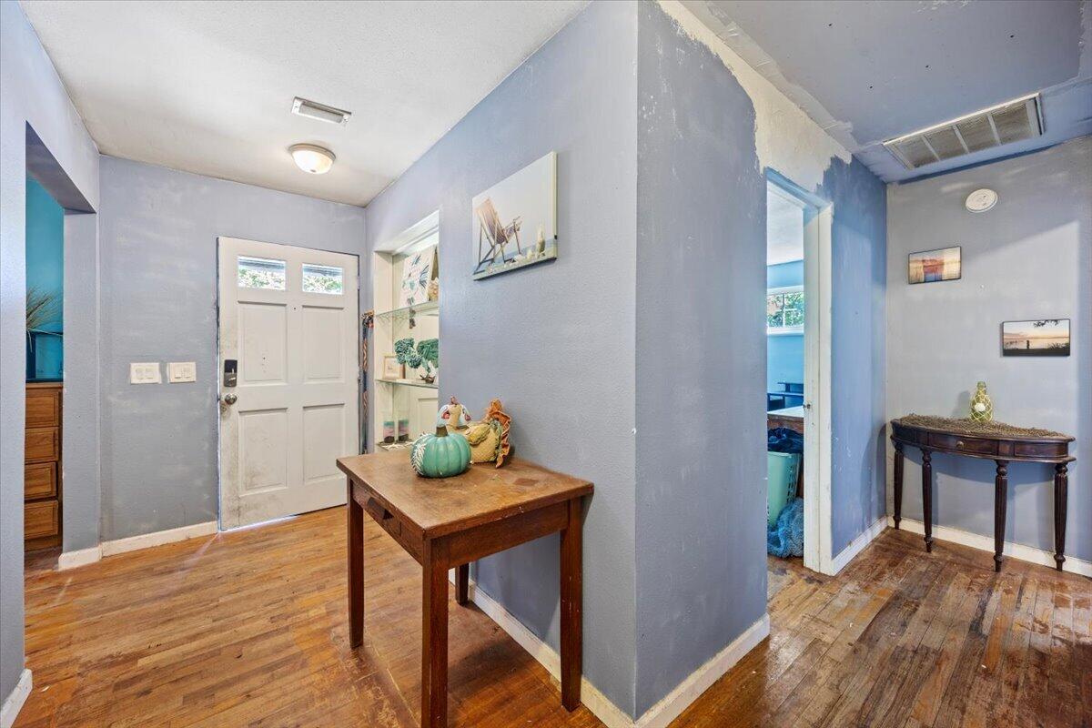 HICKORY SHORES - Residential