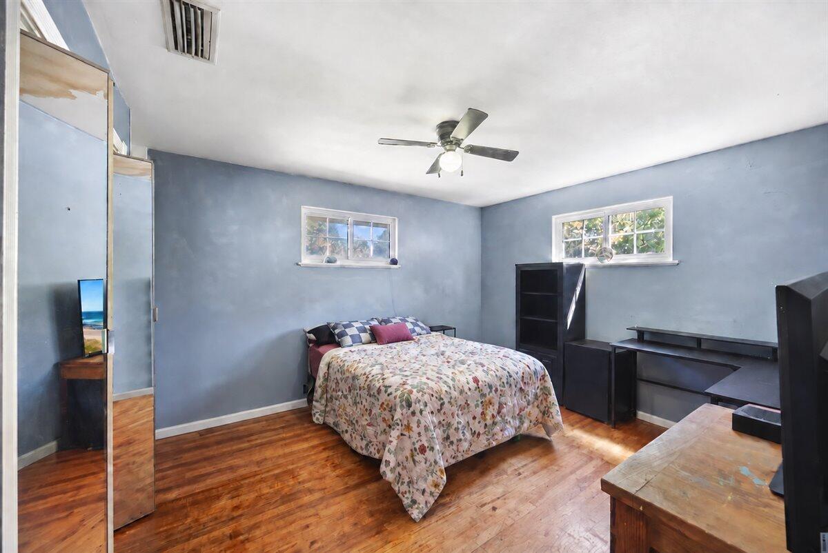 HICKORY SHORES - Residential