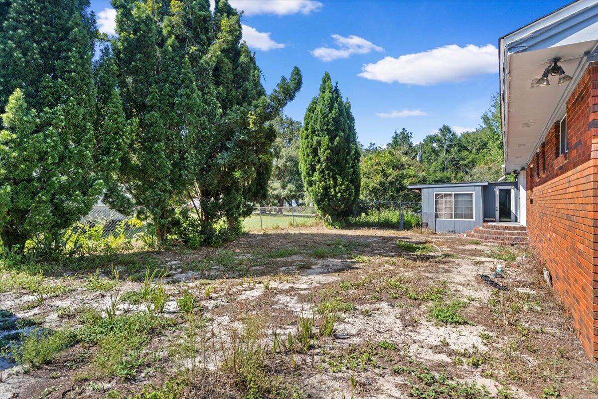 HICKORY SHORES - Residential