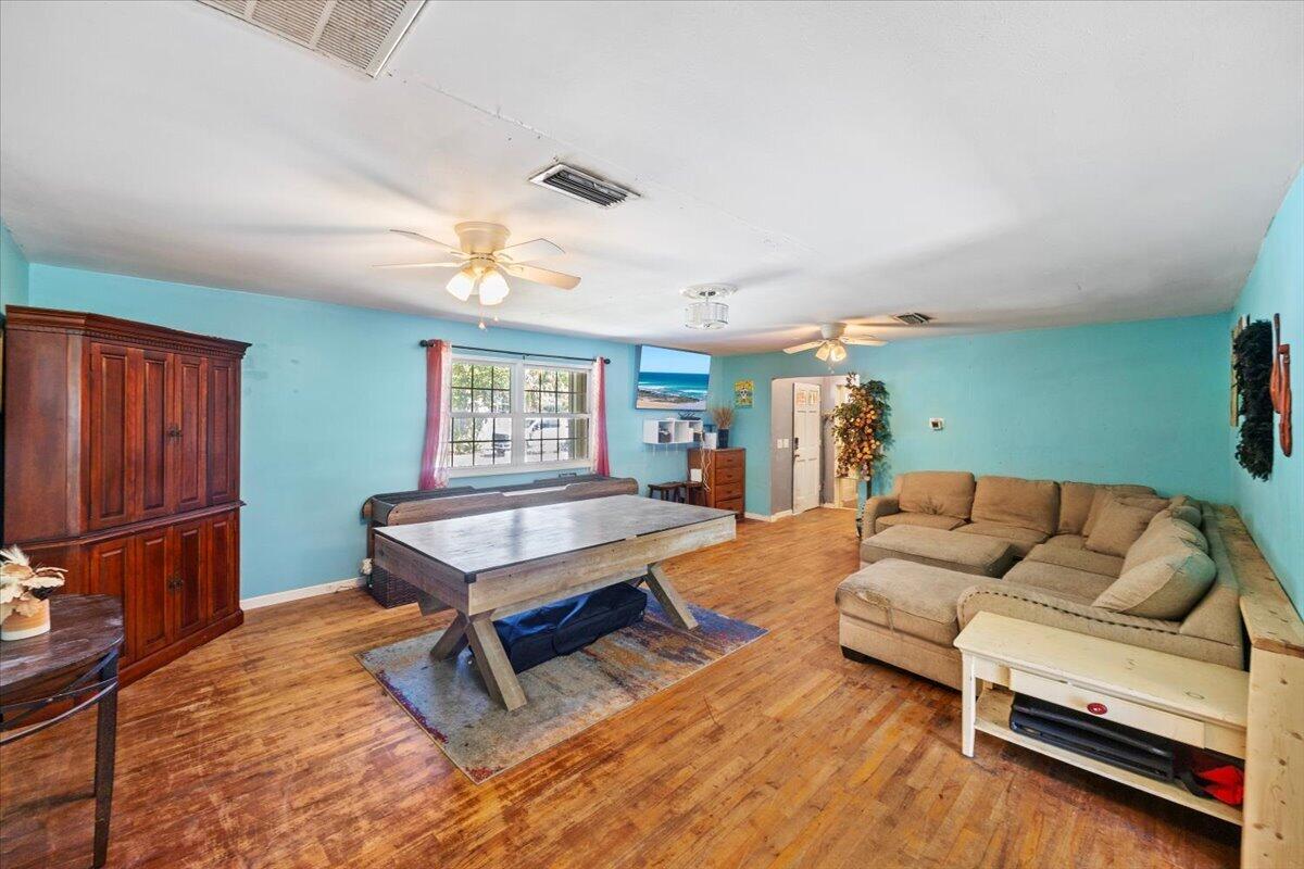 HICKORY SHORES - Residential