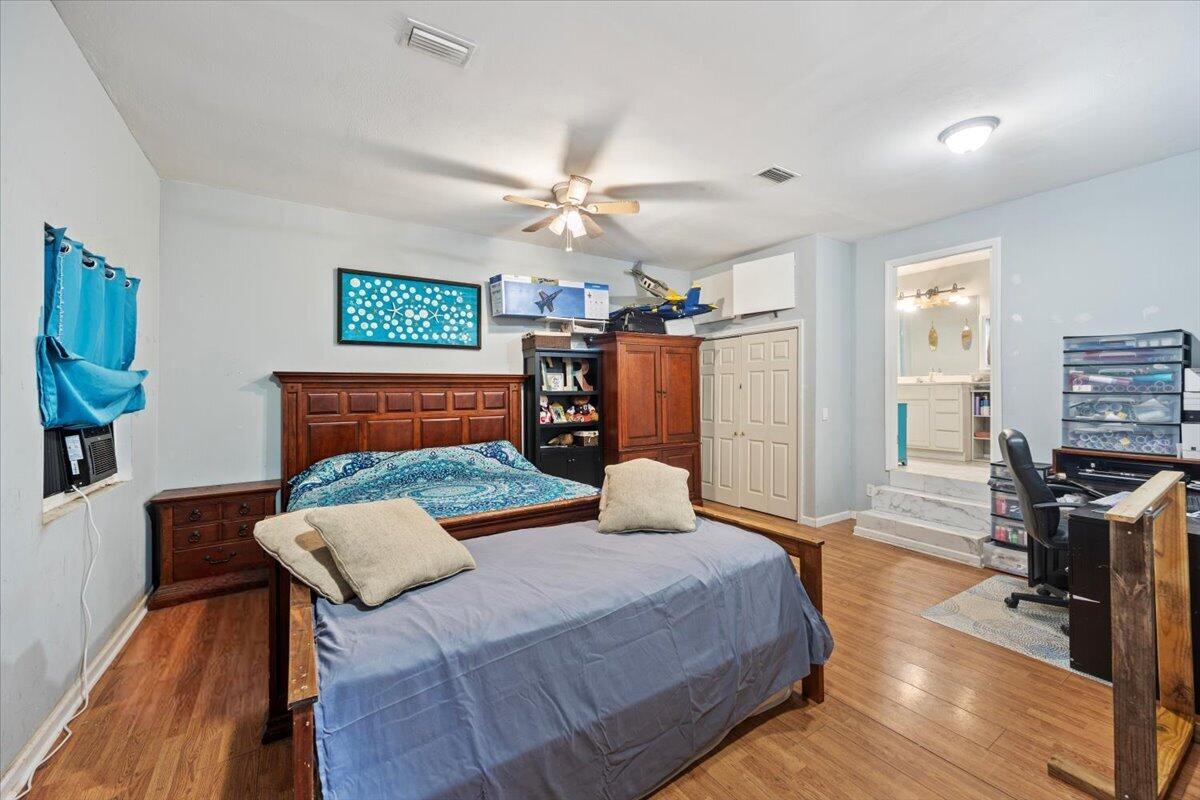 HICKORY SHORES - Residential