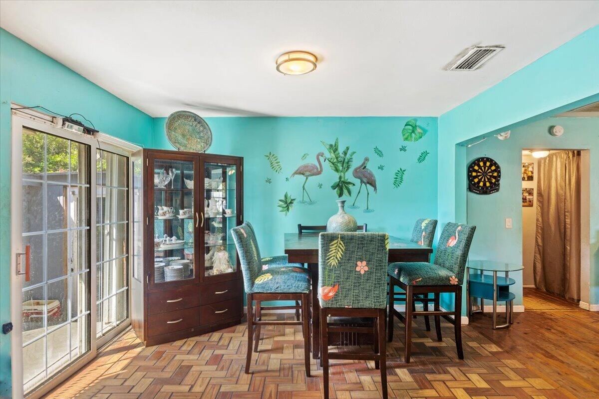 HICKORY SHORES - Residential