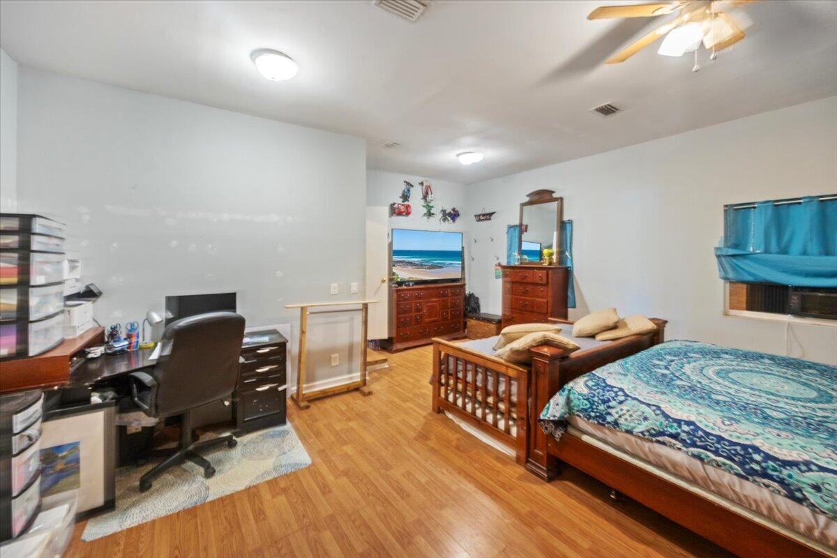 HICKORY SHORES - Residential
