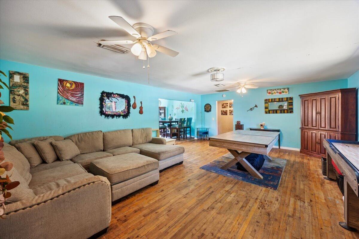 HICKORY SHORES - Residential