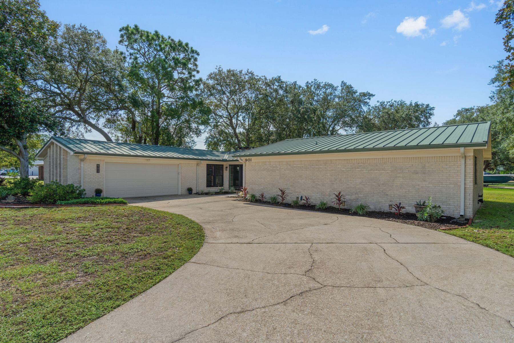 MAGNOLIA SHORES S/D - Residential