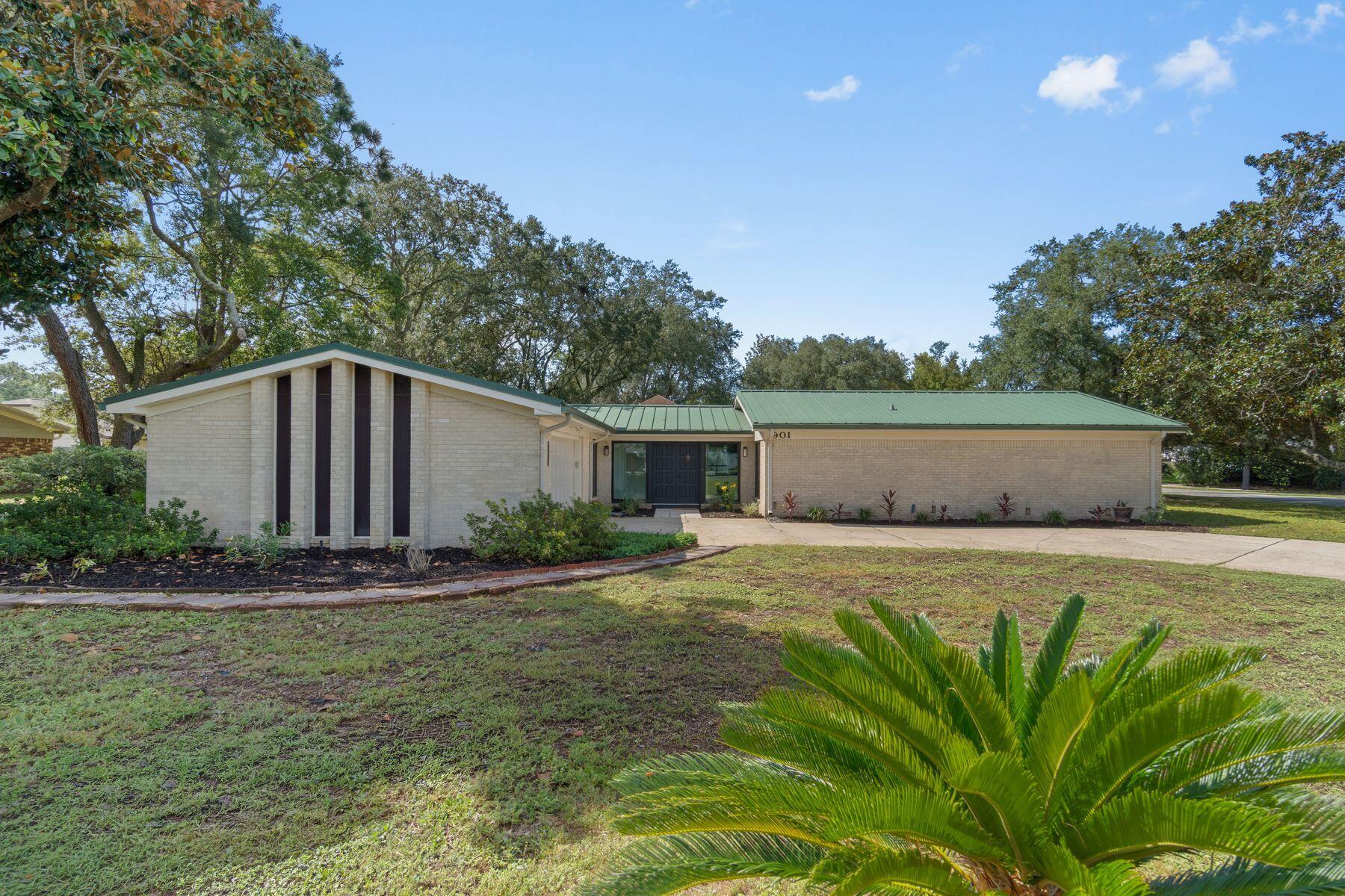 MAGNOLIA SHORES S/D - Residential