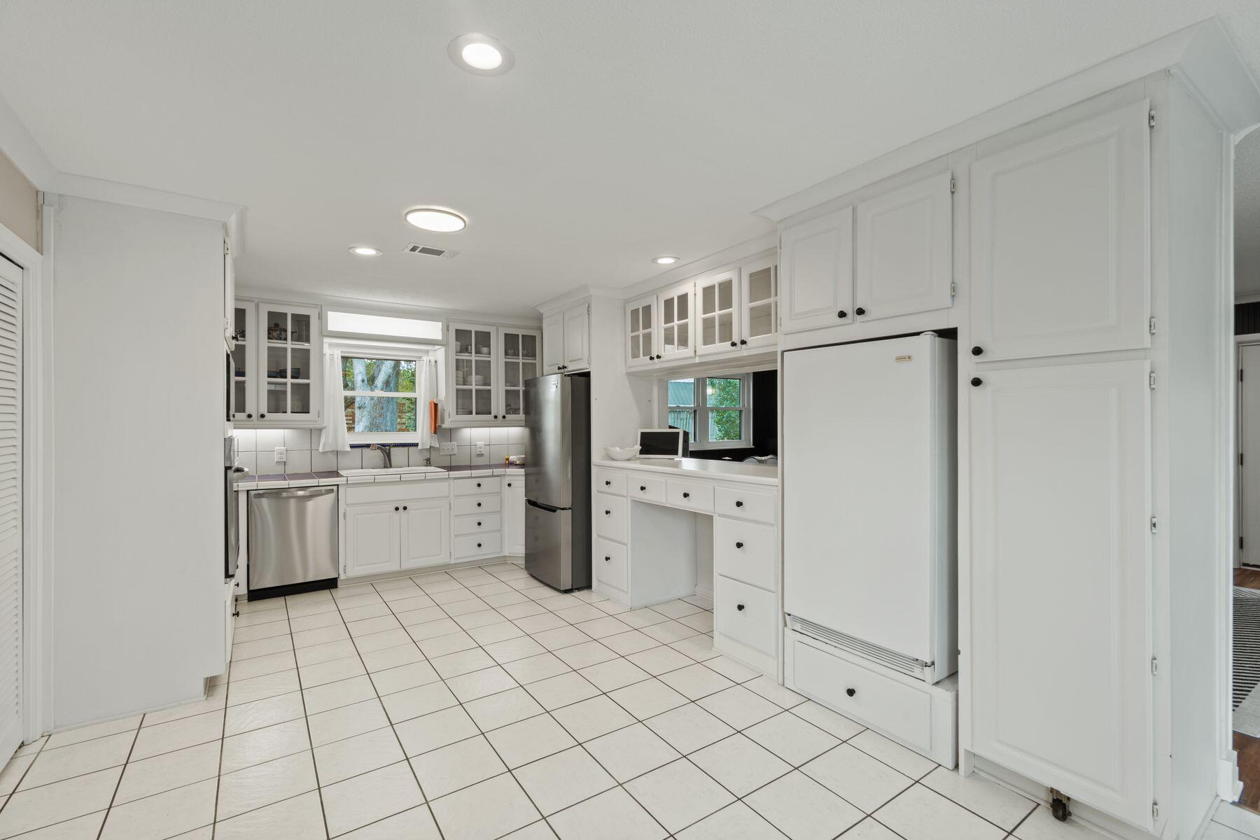 MAGNOLIA SHORES S/D - Residential
