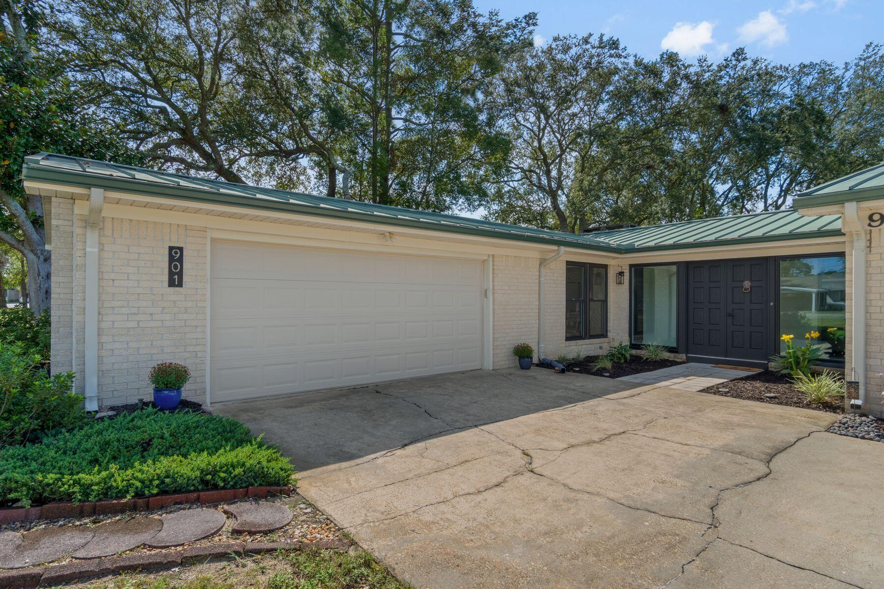 MAGNOLIA SHORES S/D - Residential