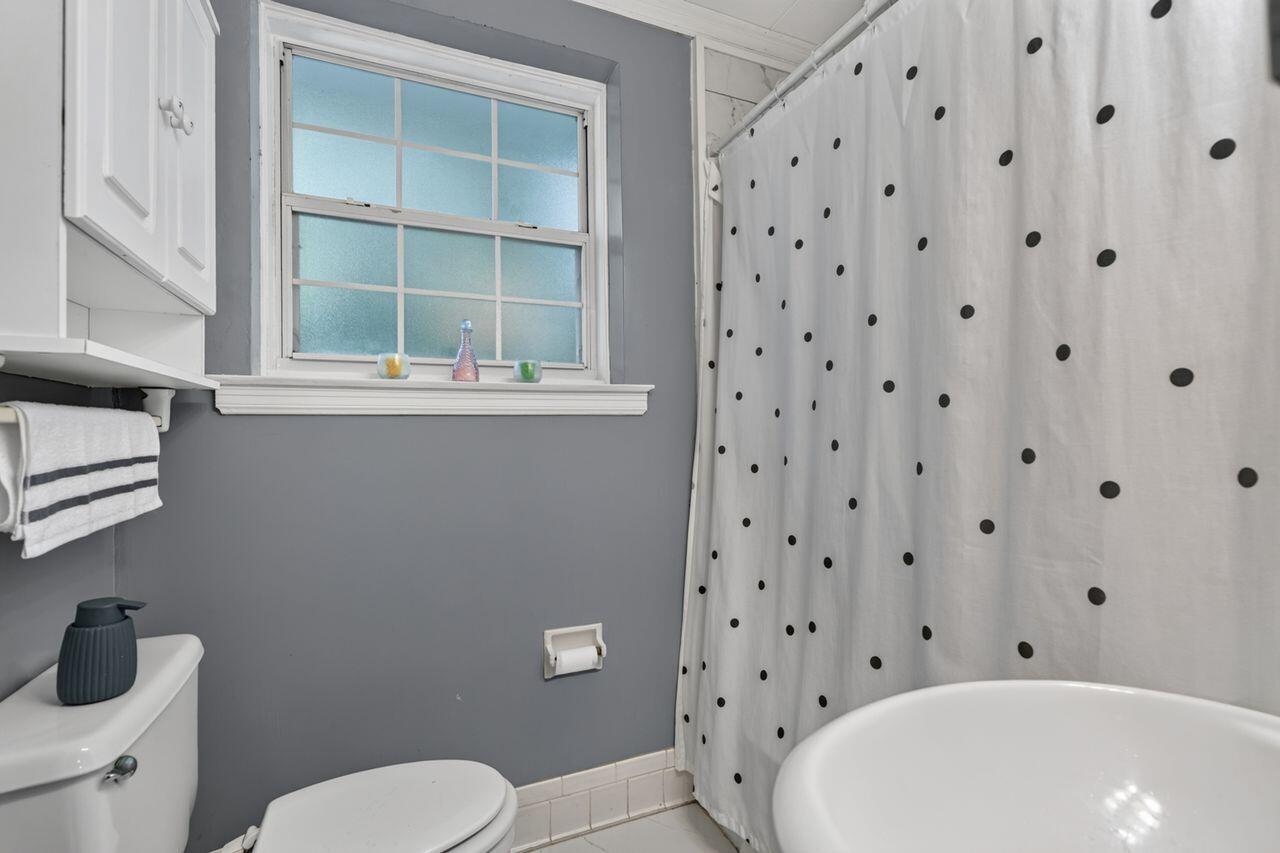 Garnier's Beach - Residential