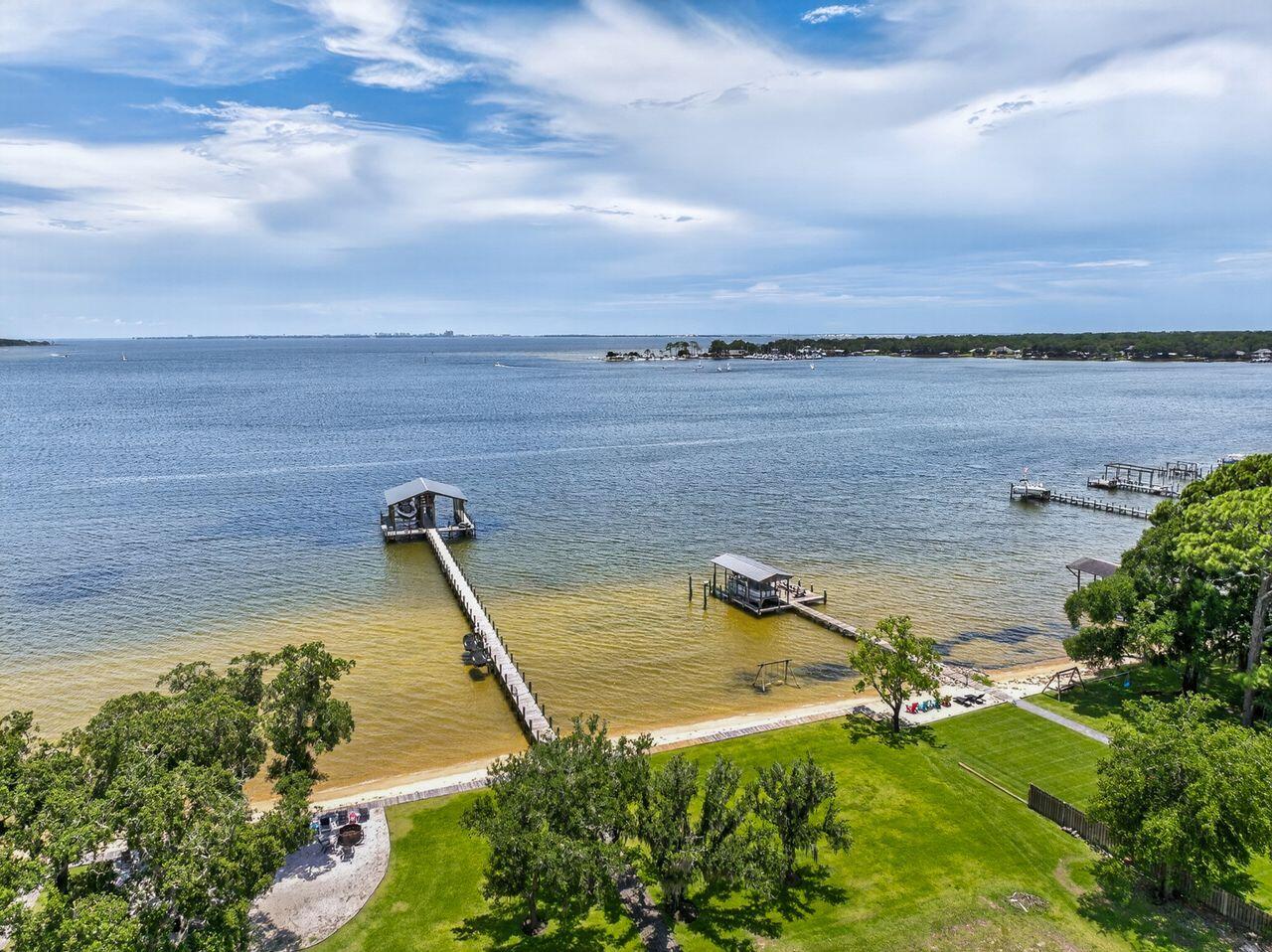 Garnier's Beach - Residential