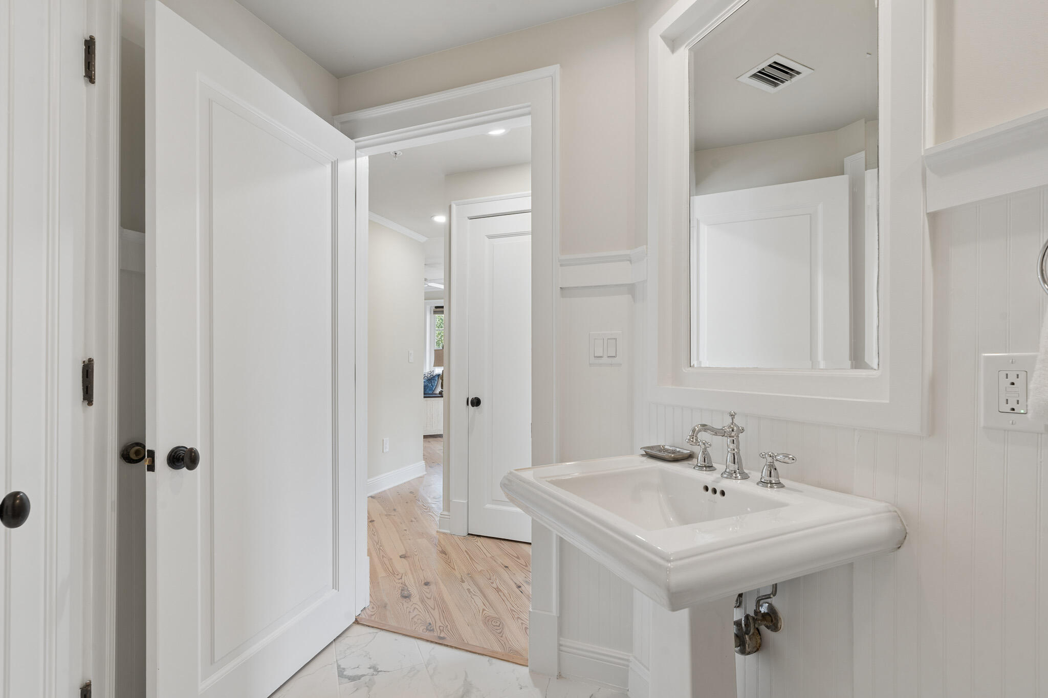 ROSEMARY BEACH
The Lofts West at Barrett Square - Residential