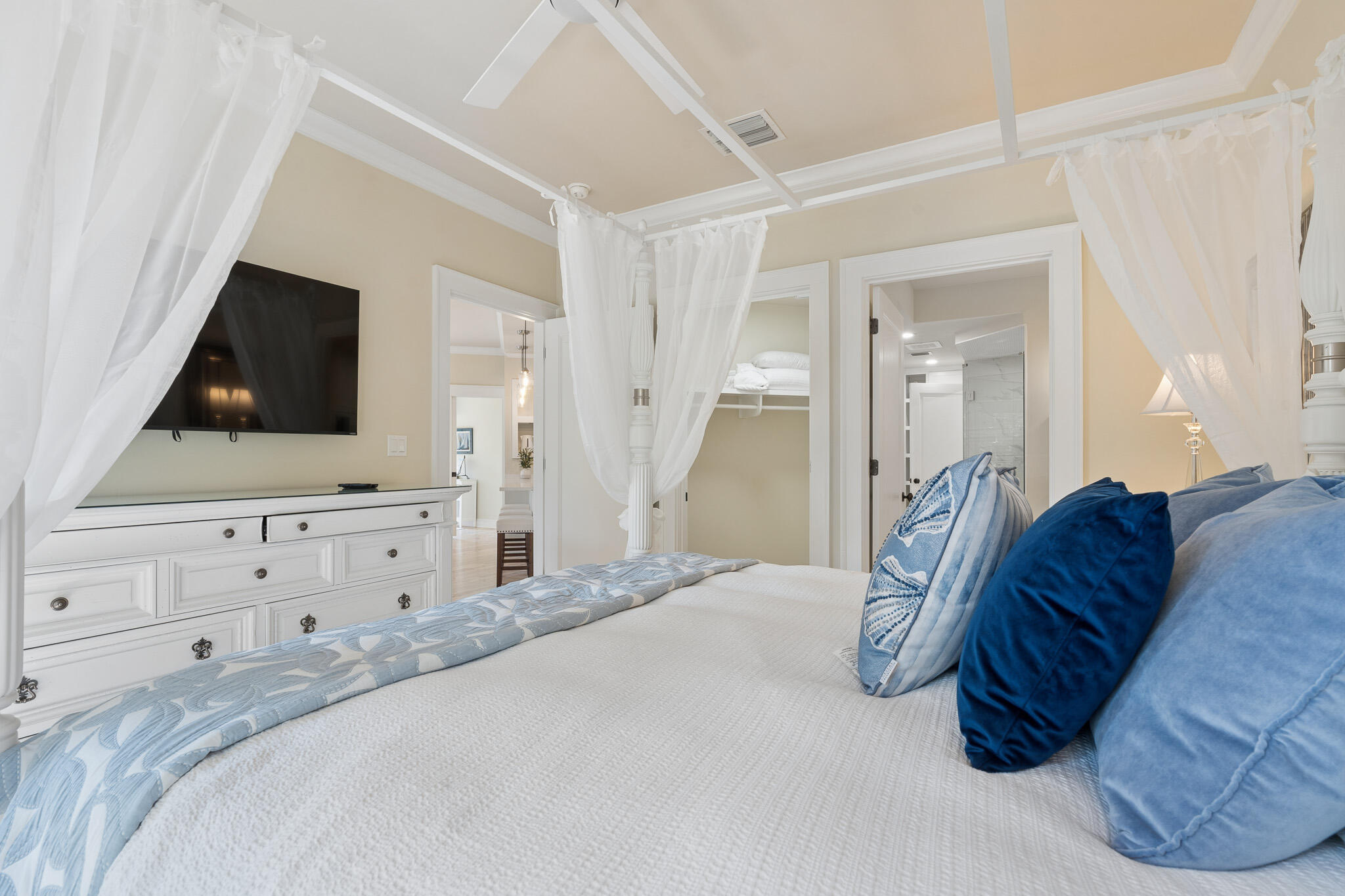 ROSEMARY BEACH
The Lofts West at Barrett Square - Residential
