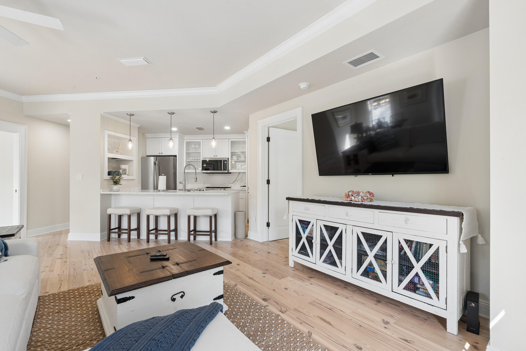 ROSEMARY BEACH
The Lofts West at Barrett Square - Residential