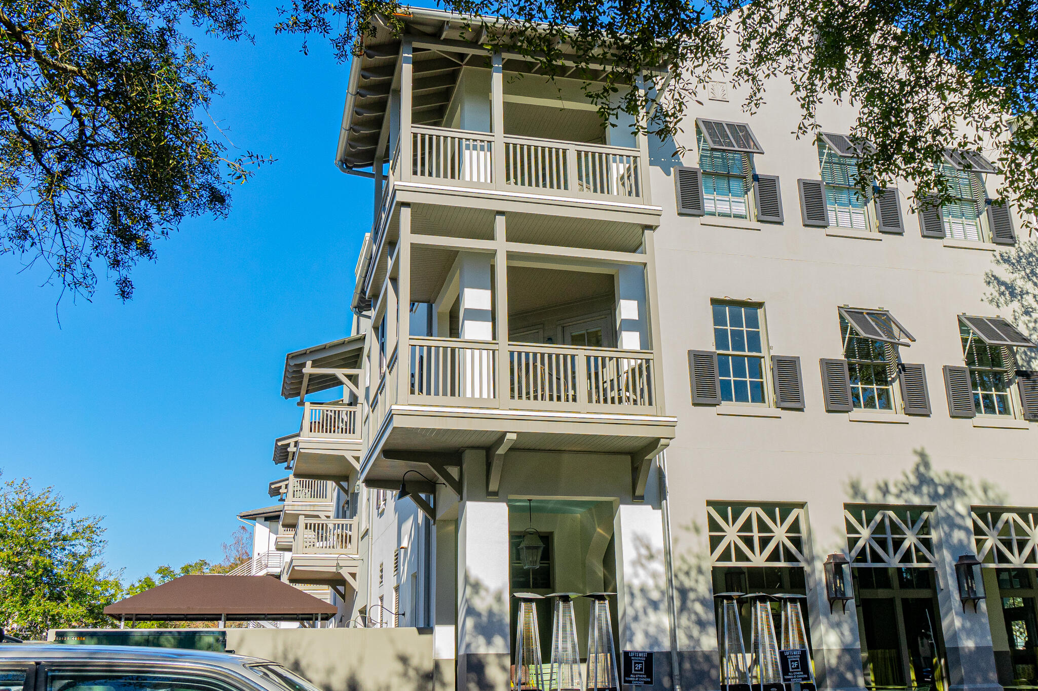 ROSEMARY BEACH
The Lofts West at Barrett Square - Residential