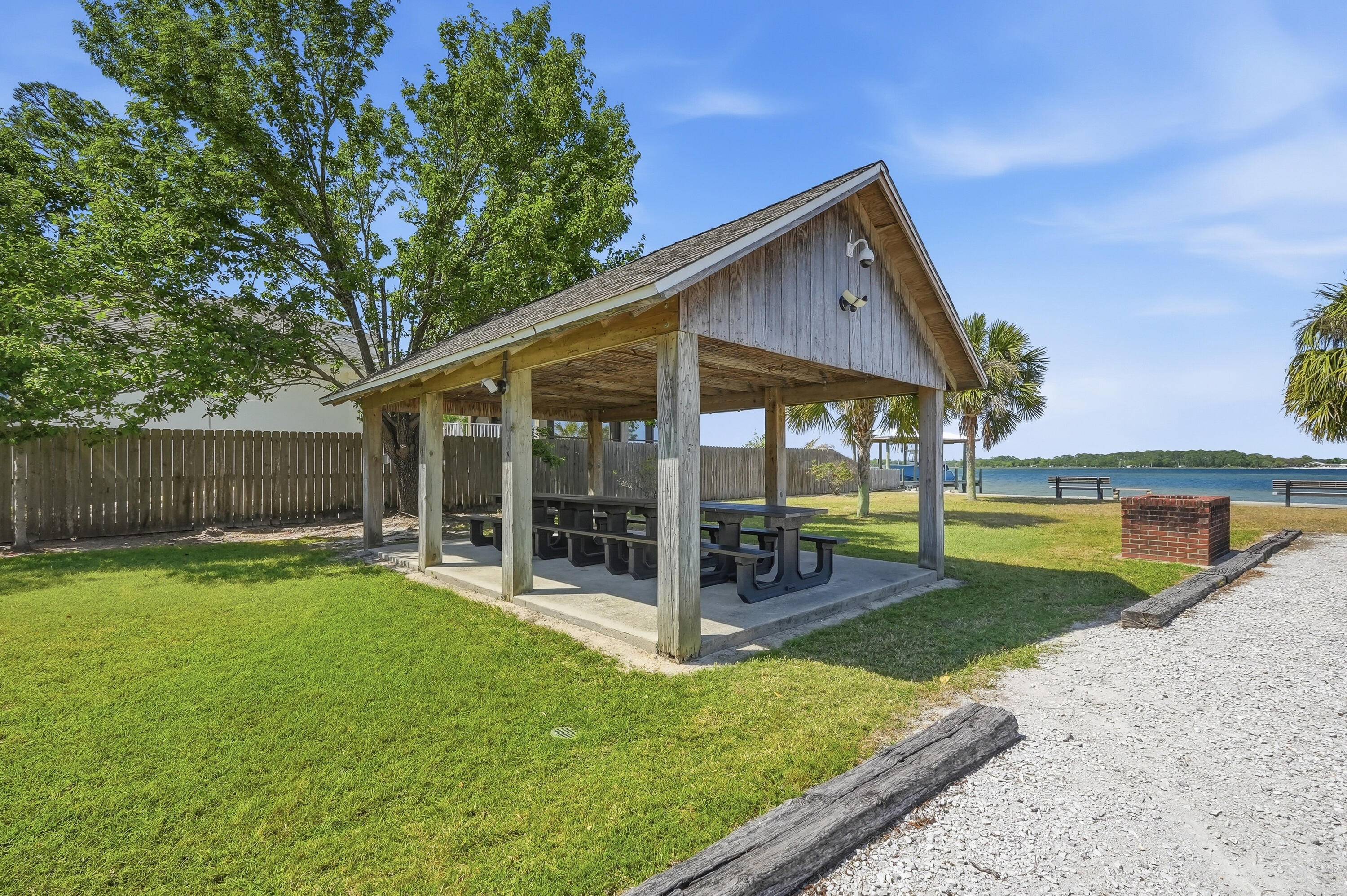 DANA POINTE - Residential