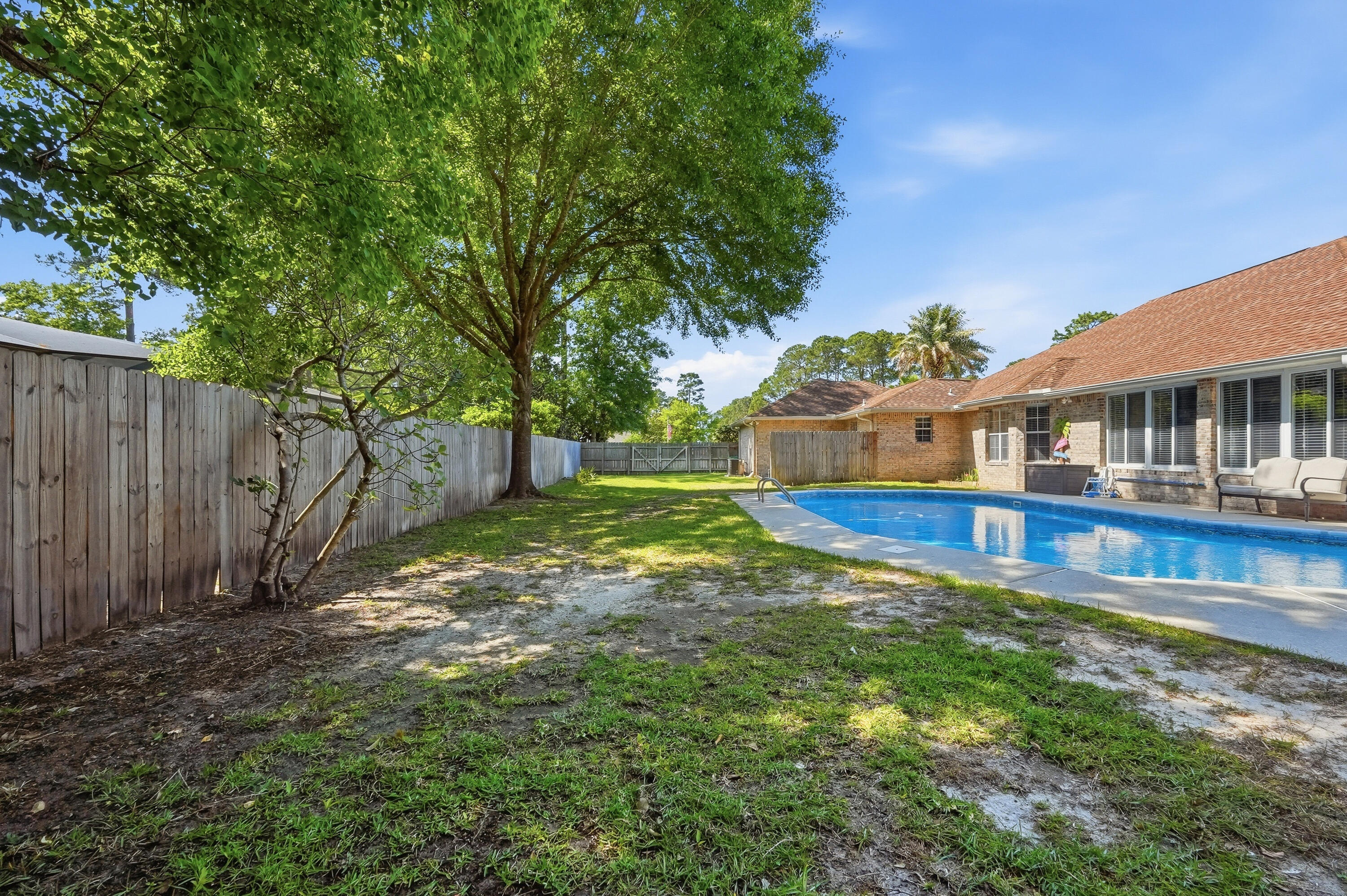 DANA POINTE - Residential