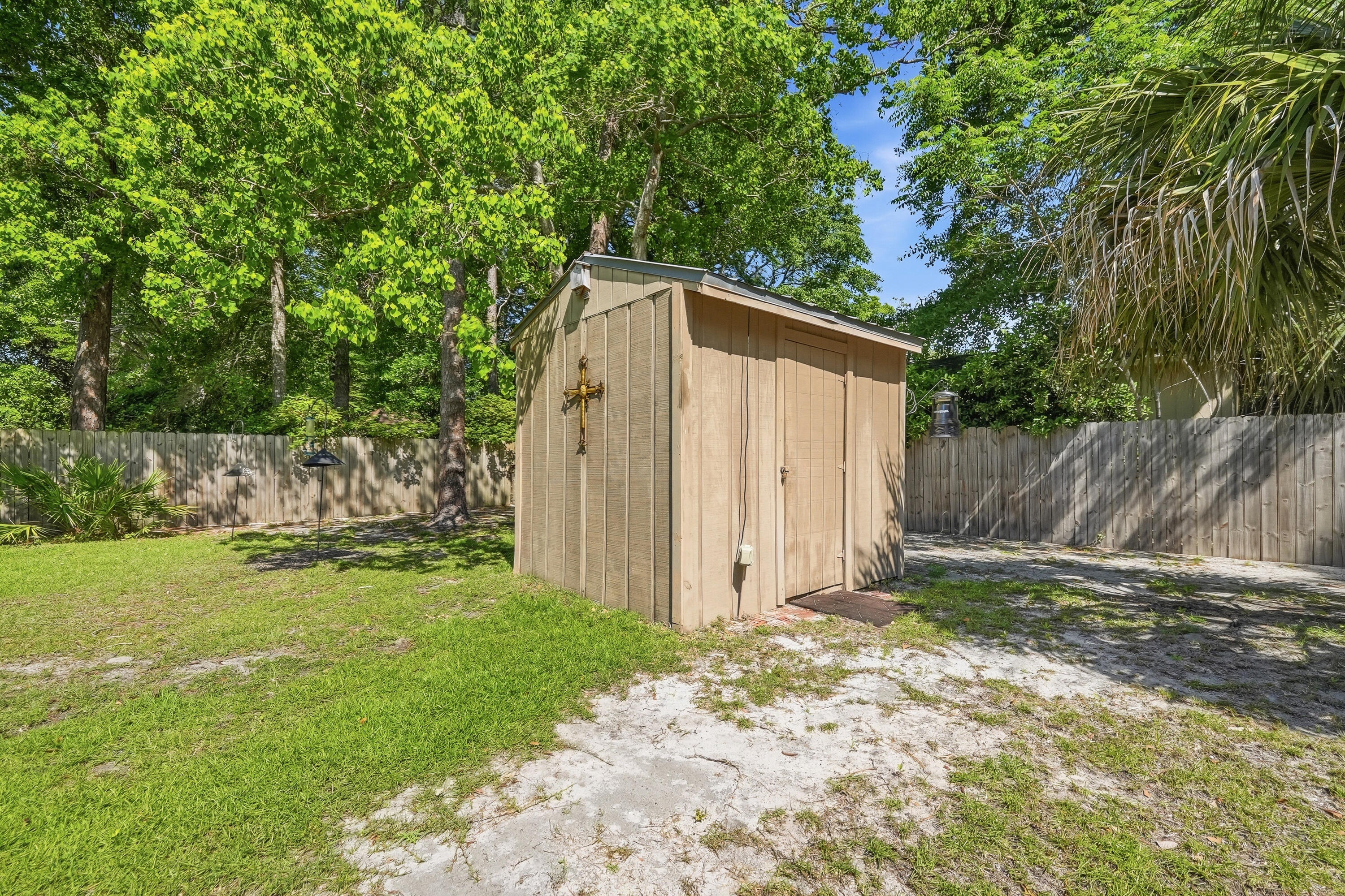 DANA POINTE - Residential