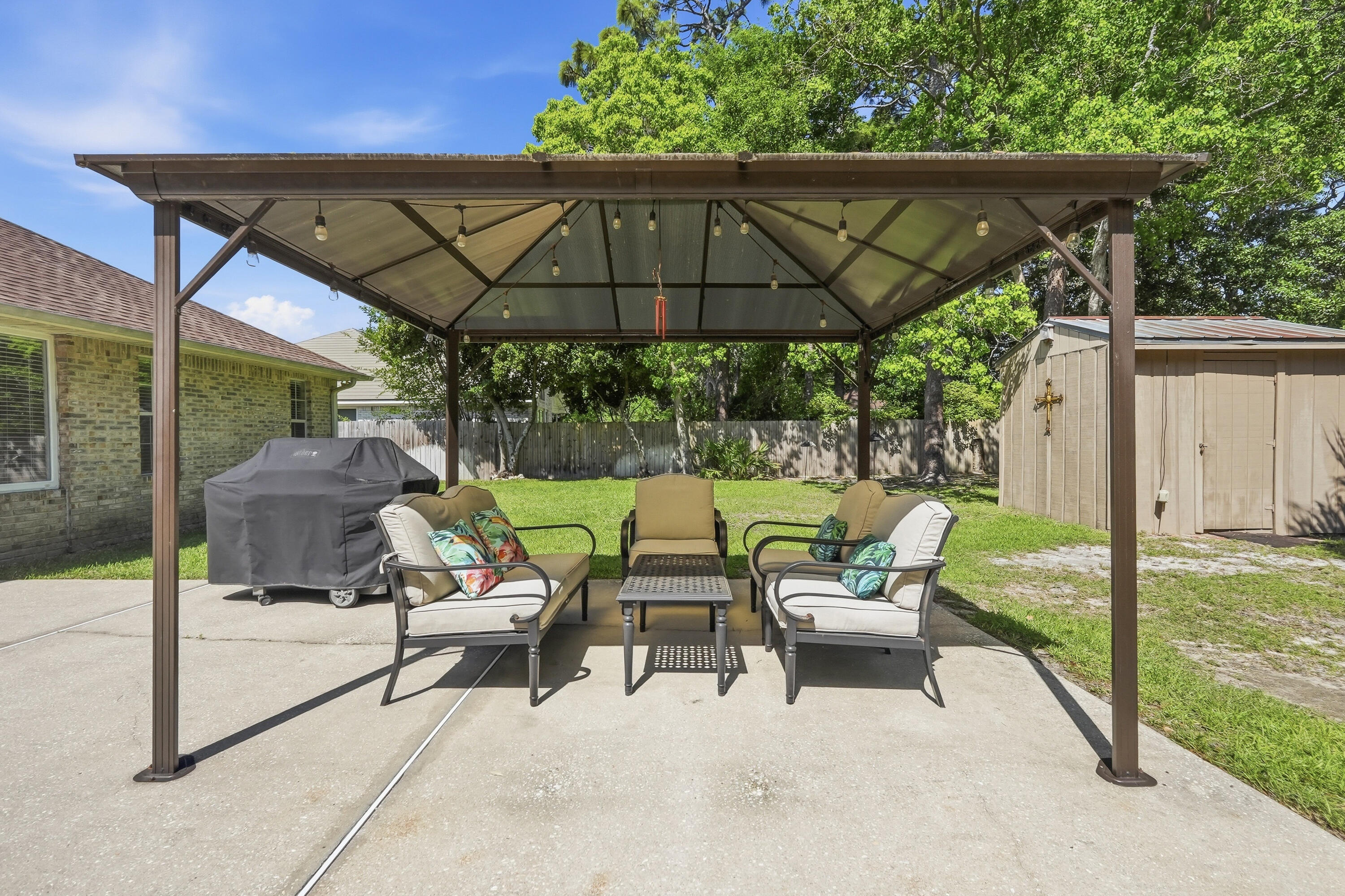 DANA POINTE - Residential