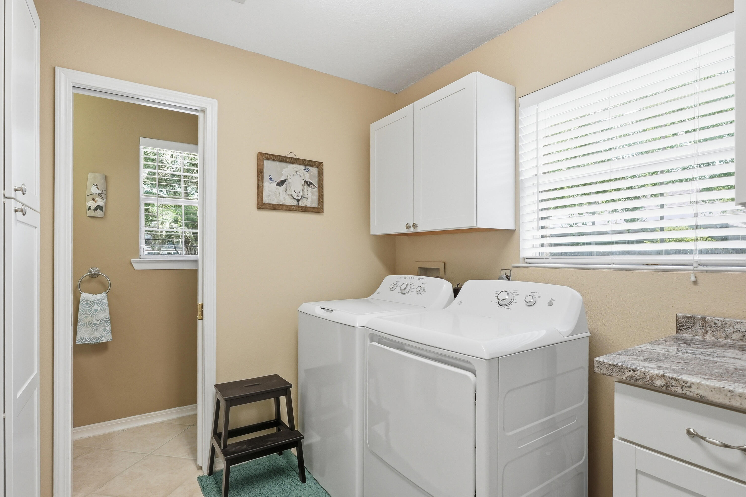 DANA POINTE - Residential