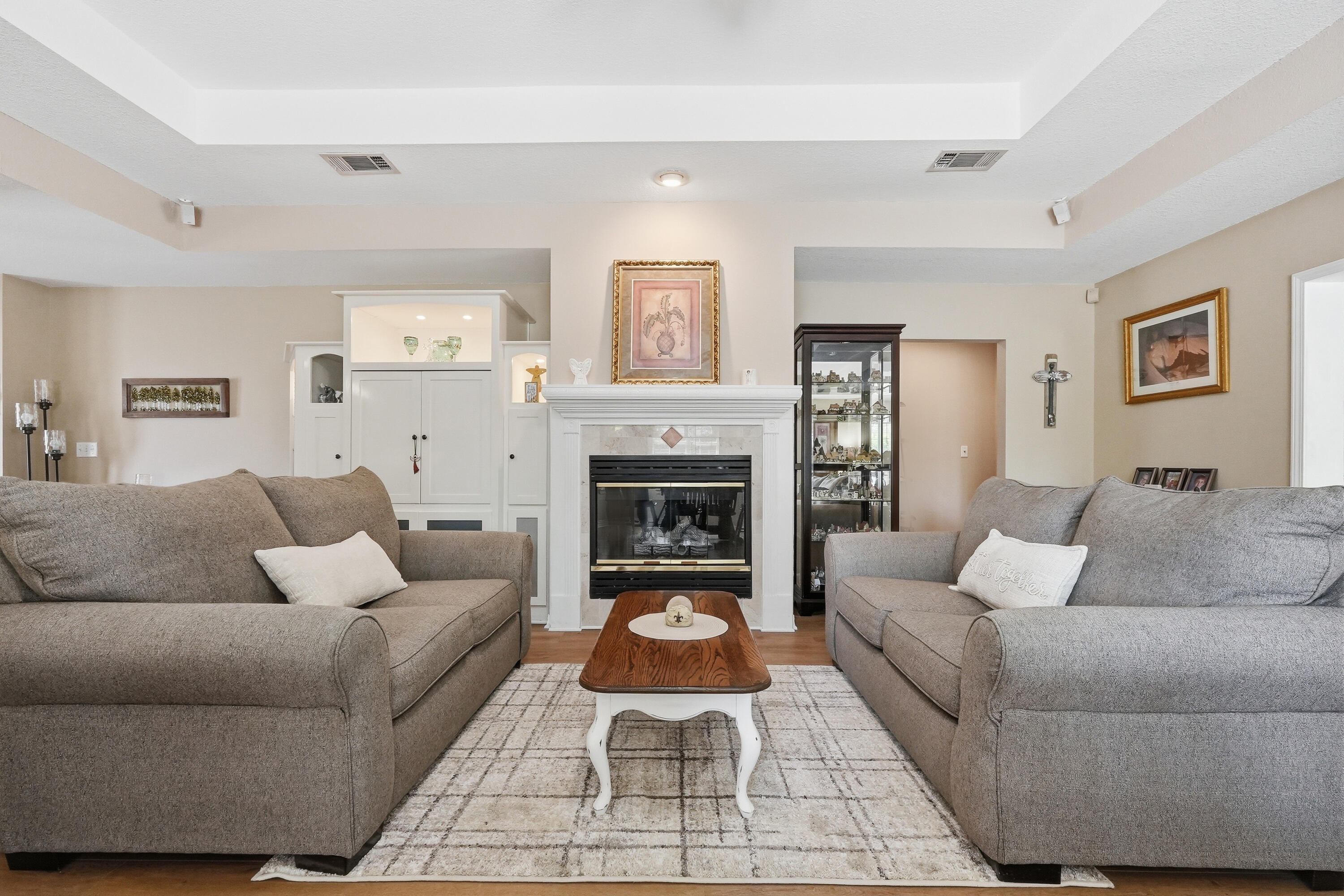 DANA POINTE - Residential