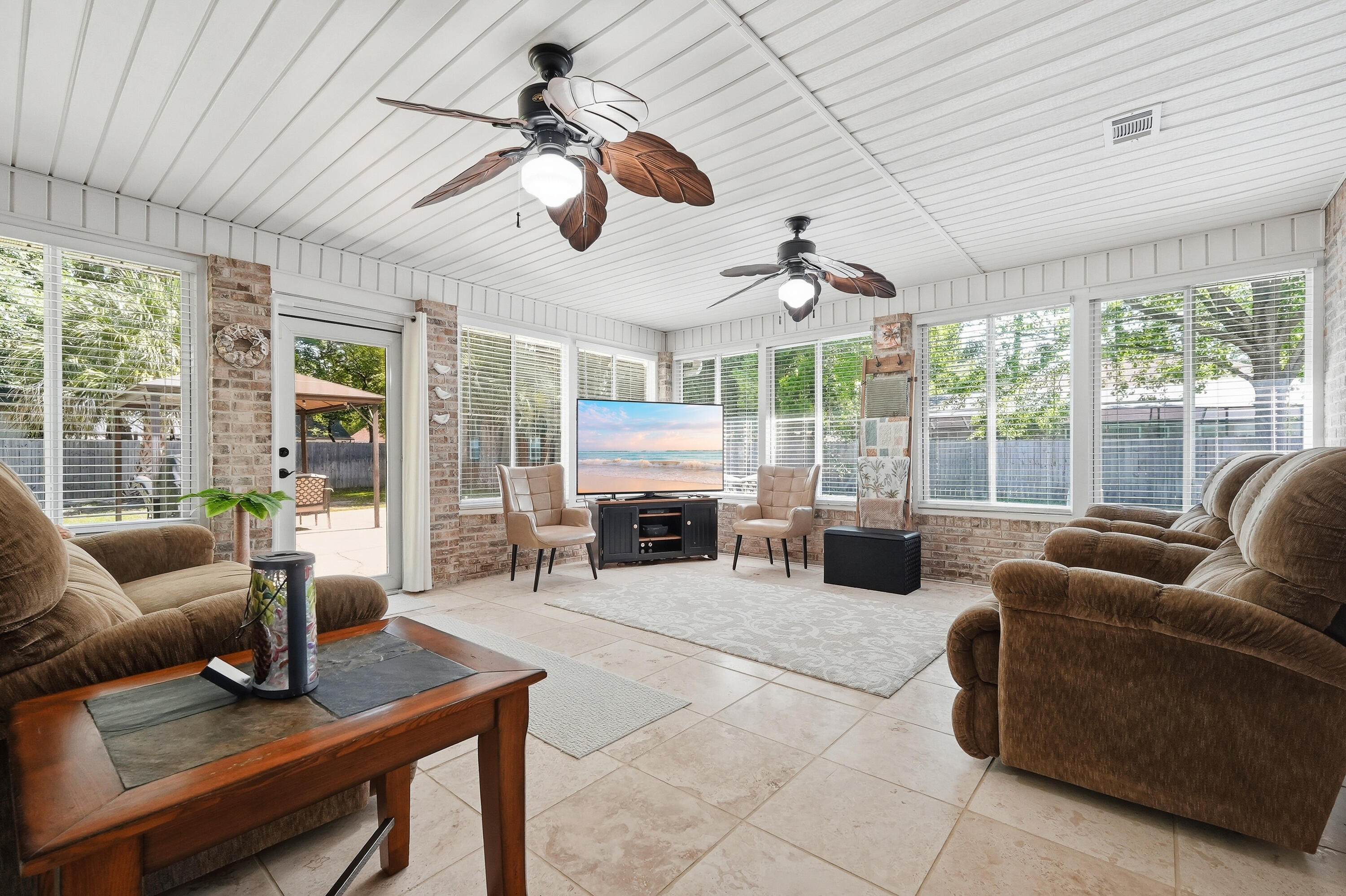 DANA POINTE - Residential