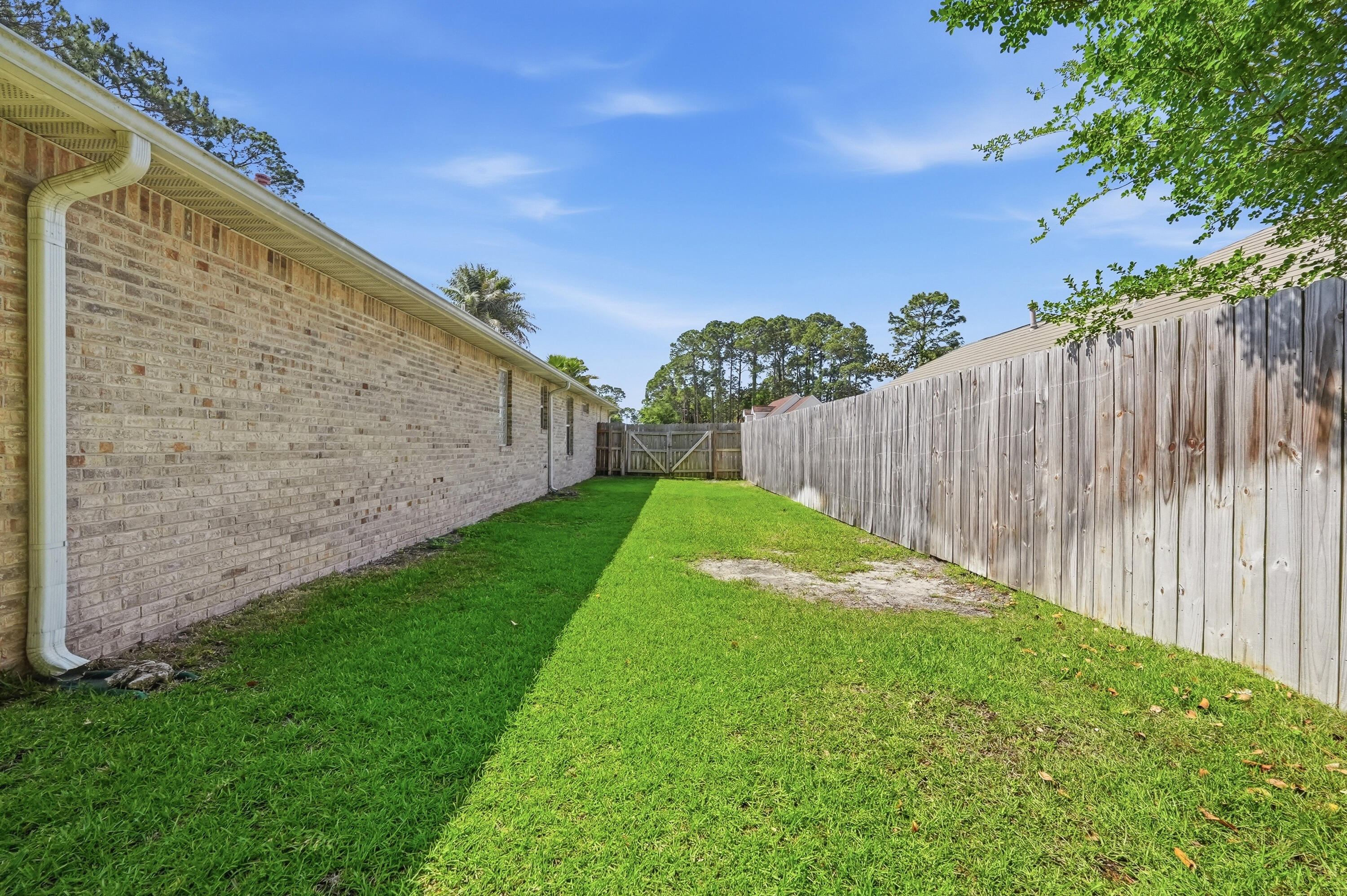 DANA POINTE - Residential