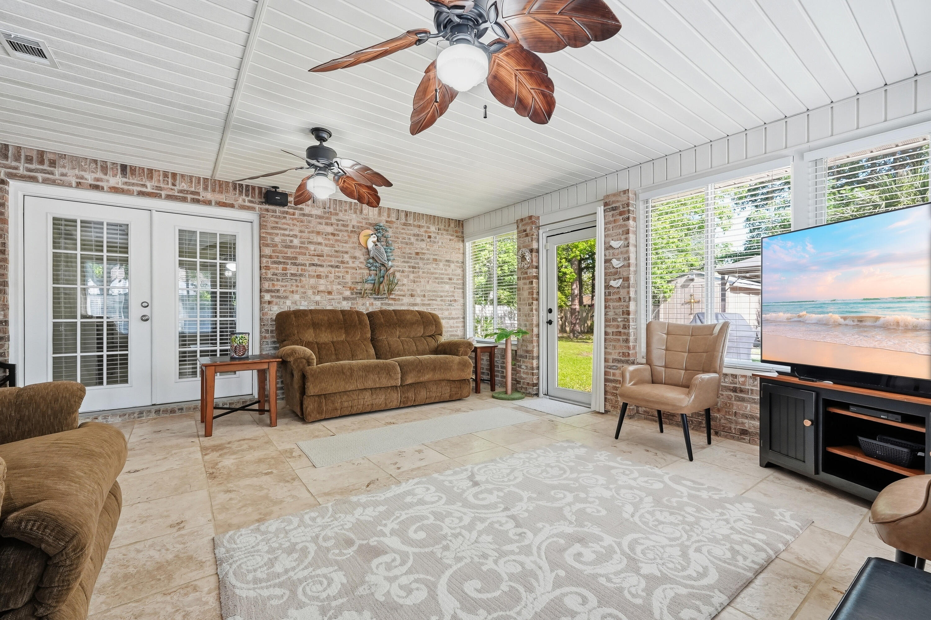 DANA POINTE - Residential