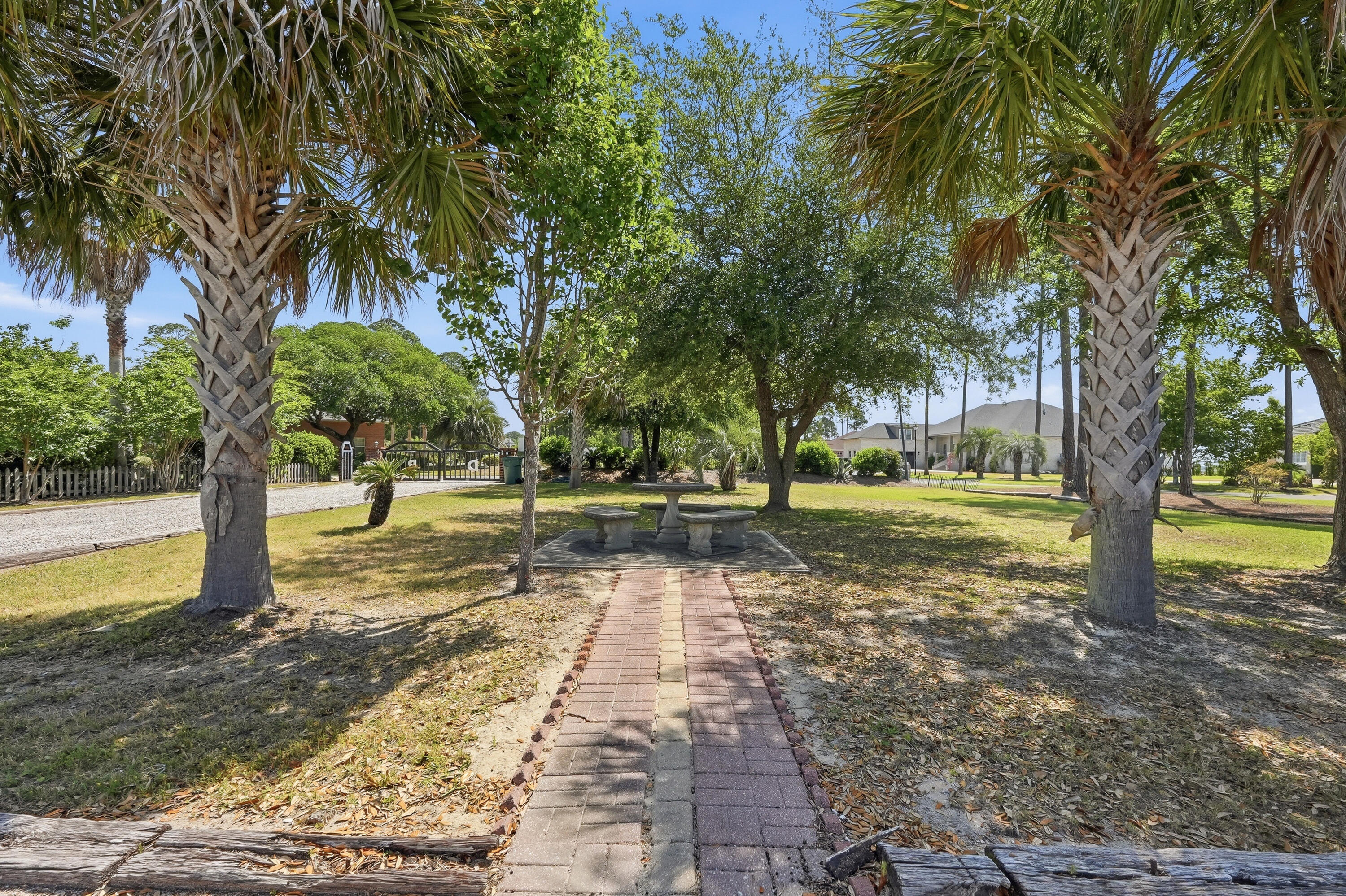 DANA POINTE - Residential