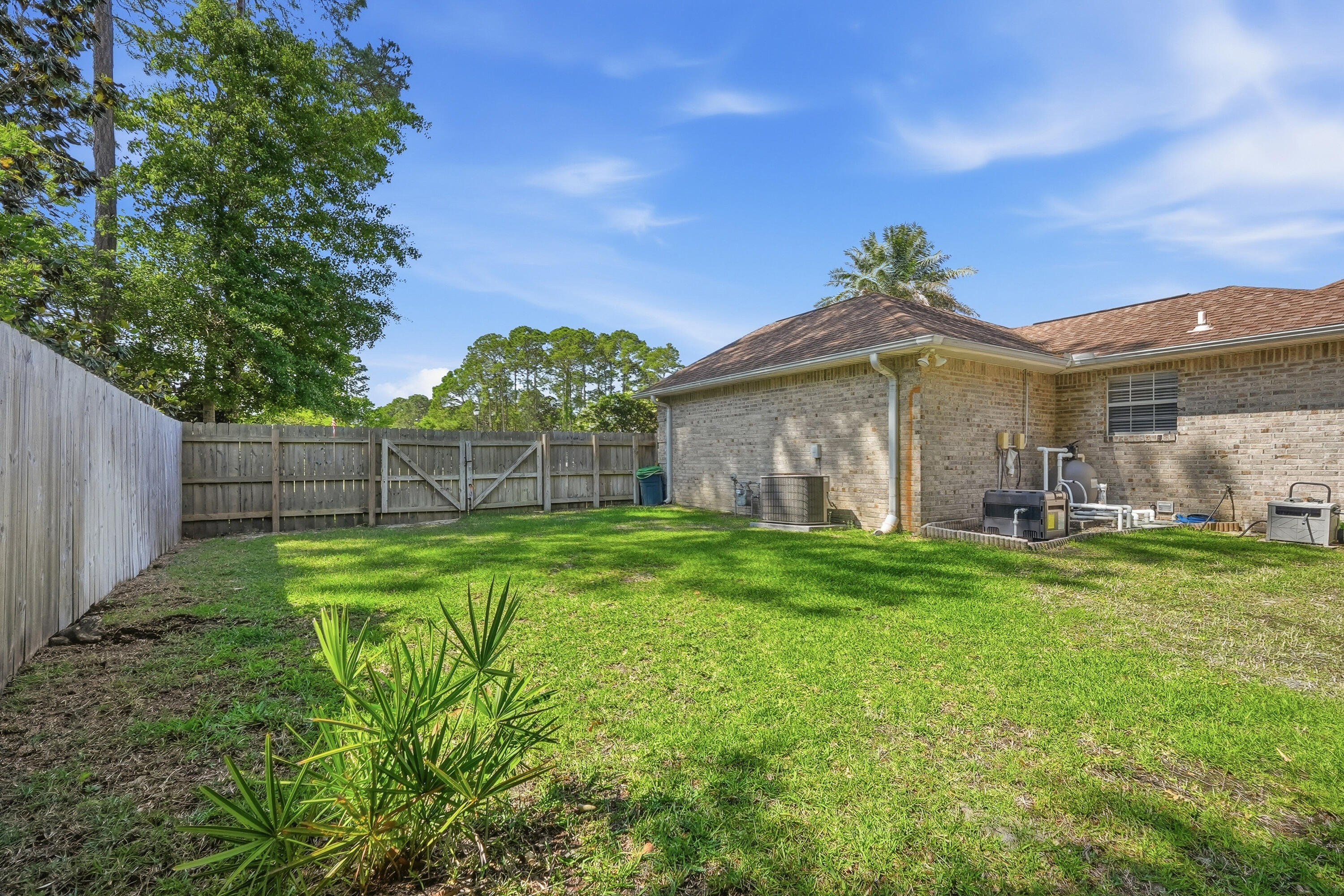 DANA POINTE - Residential