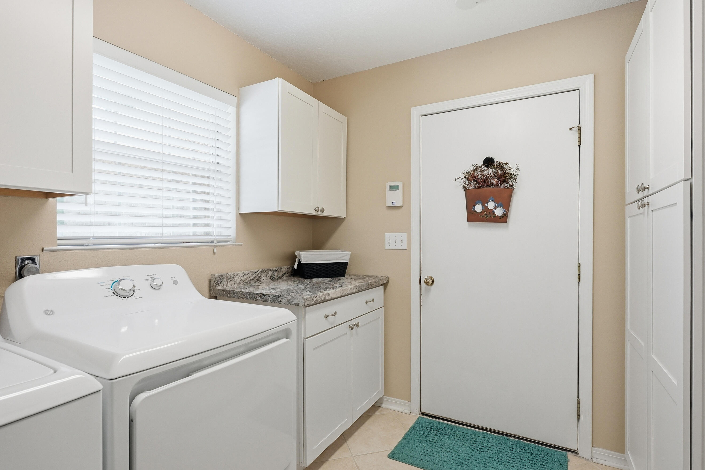 DANA POINTE - Residential