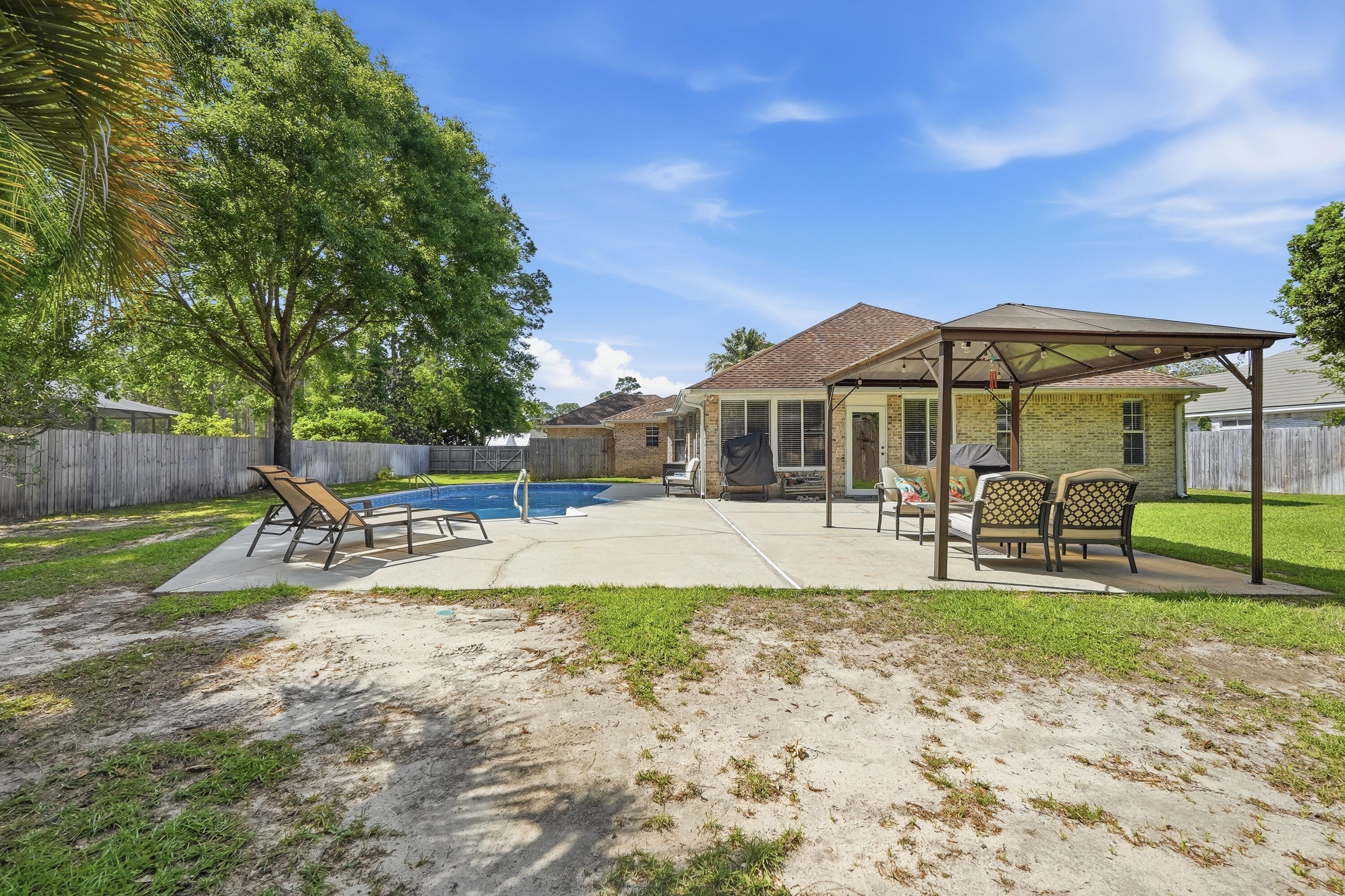 DANA POINTE - Residential