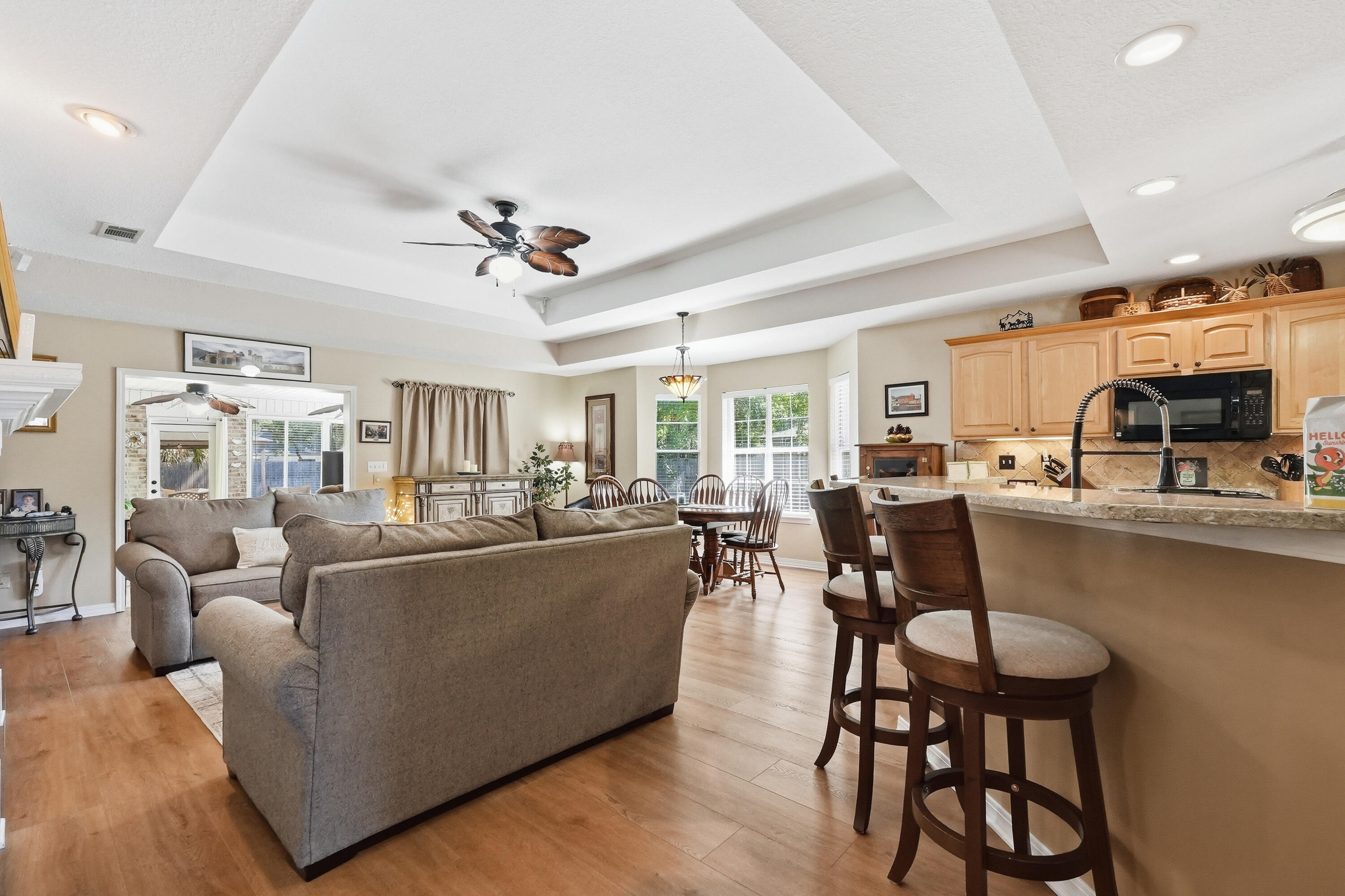 DANA POINTE - Residential