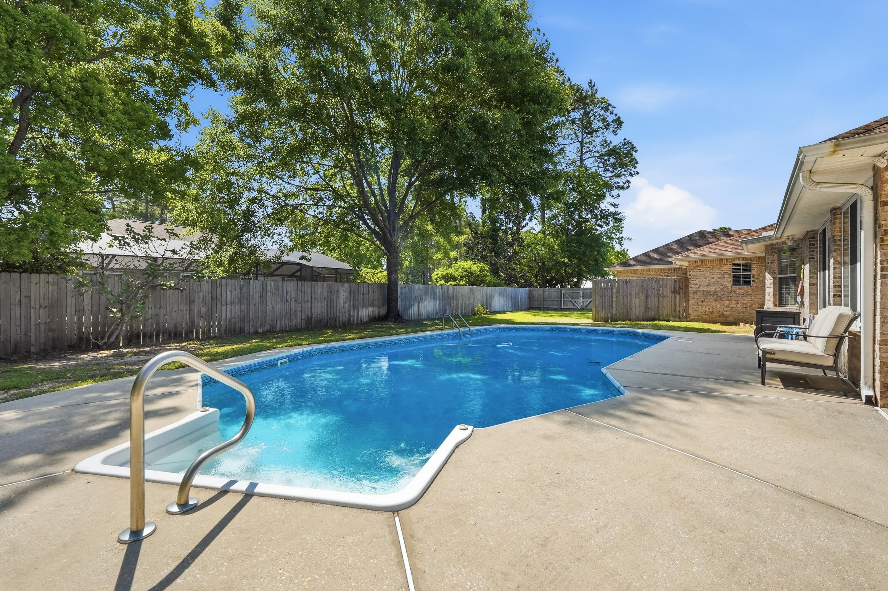 DANA POINTE - Residential