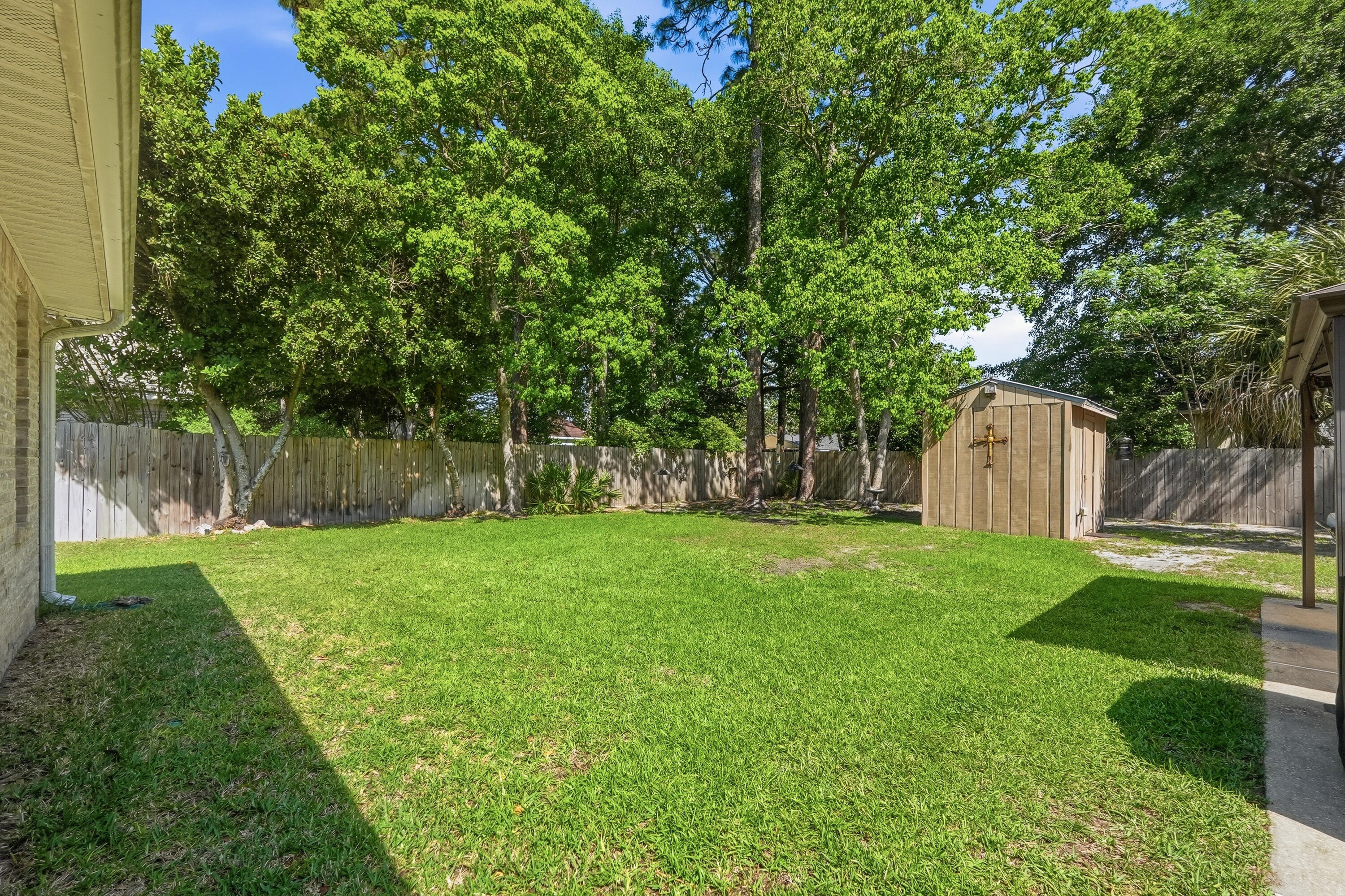 DANA POINTE - Residential