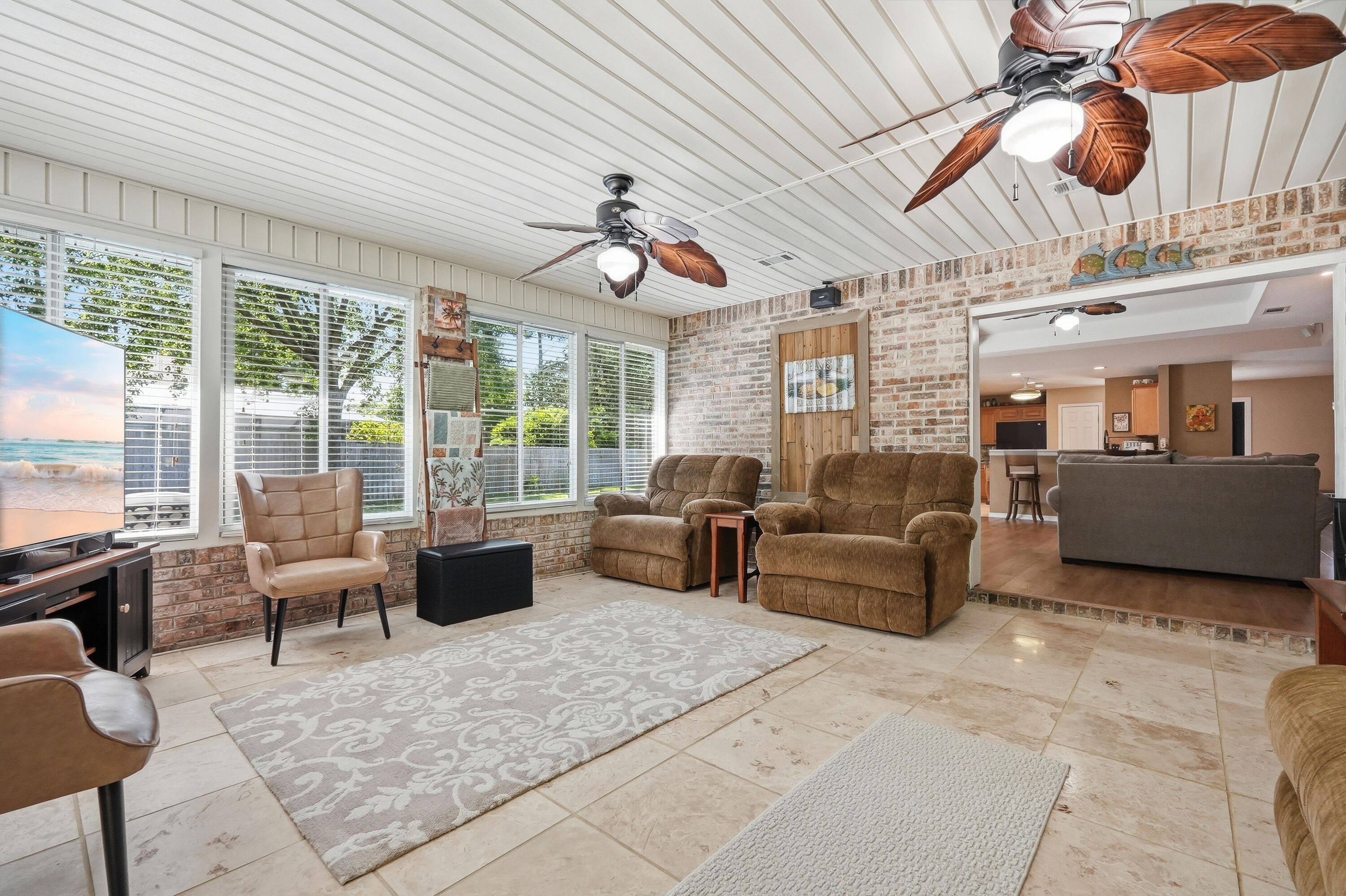 DANA POINTE - Residential