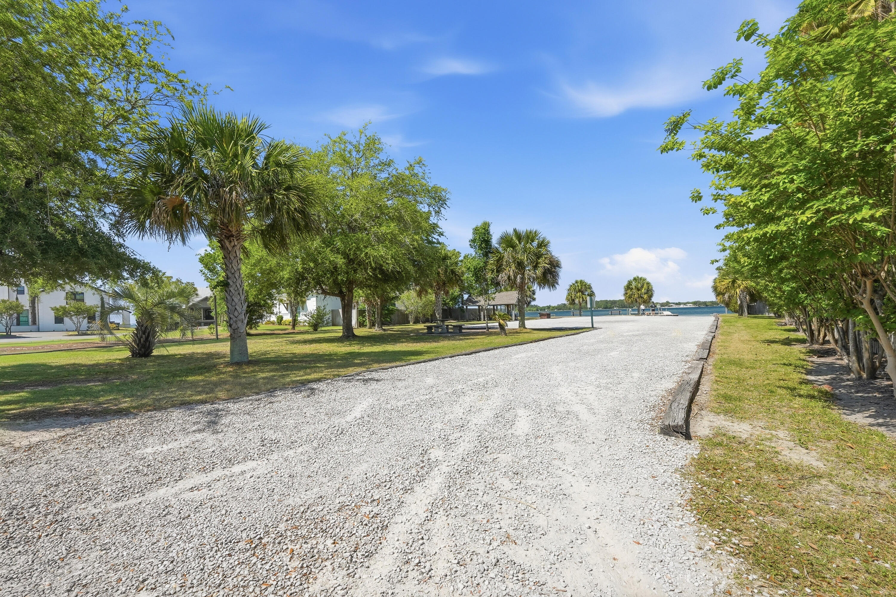 DANA POINTE - Residential