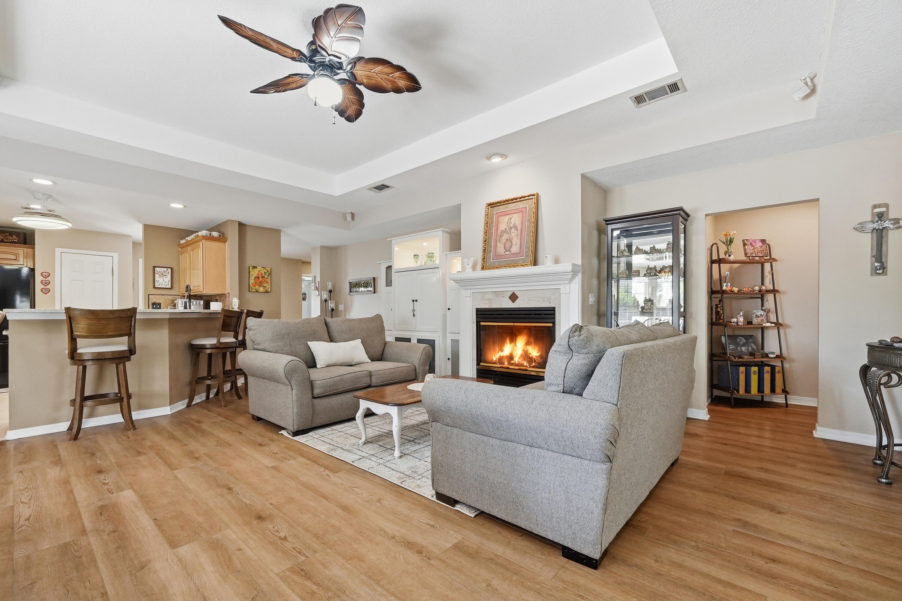 DANA POINTE - Residential
