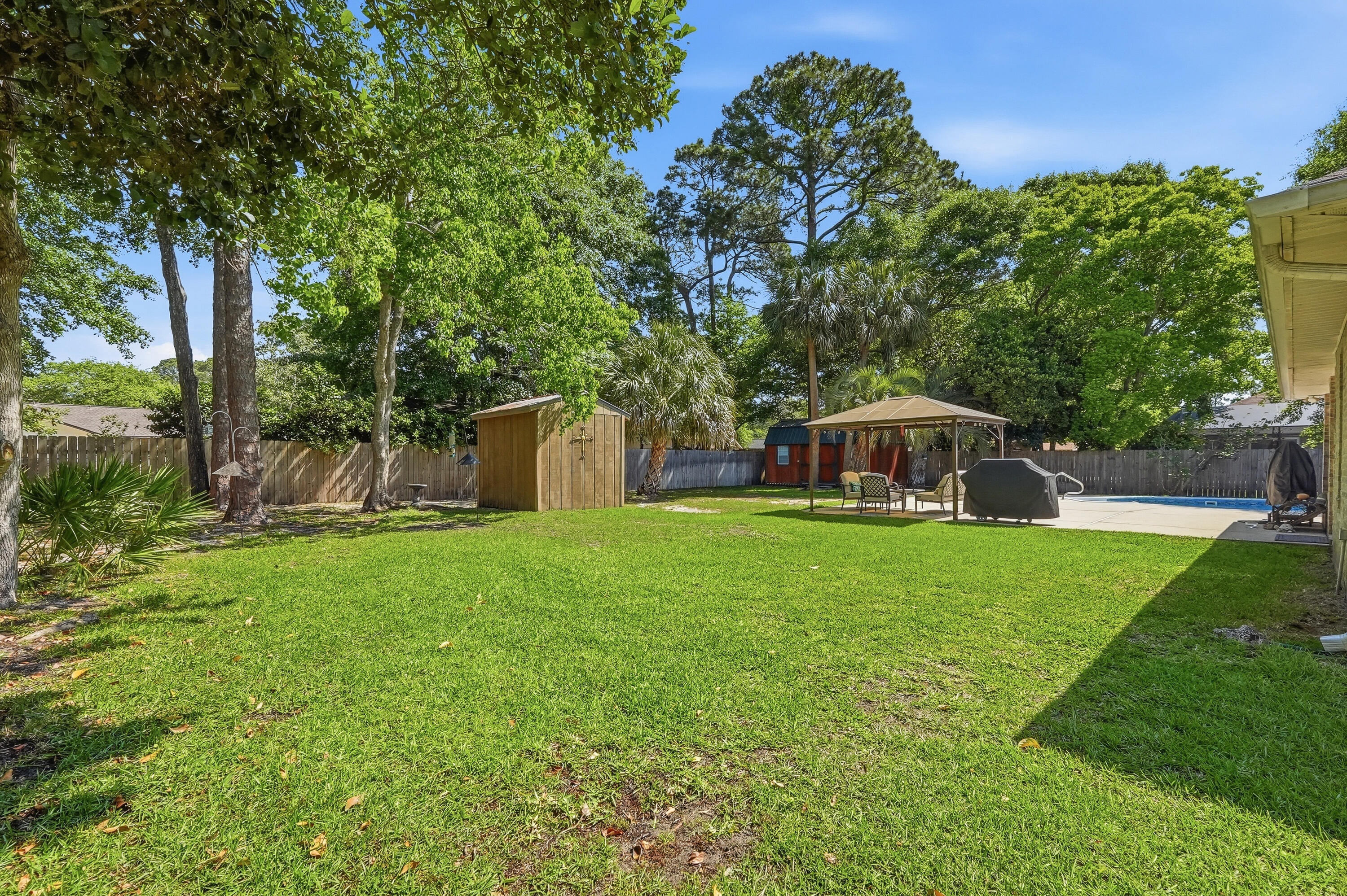 DANA POINTE - Residential