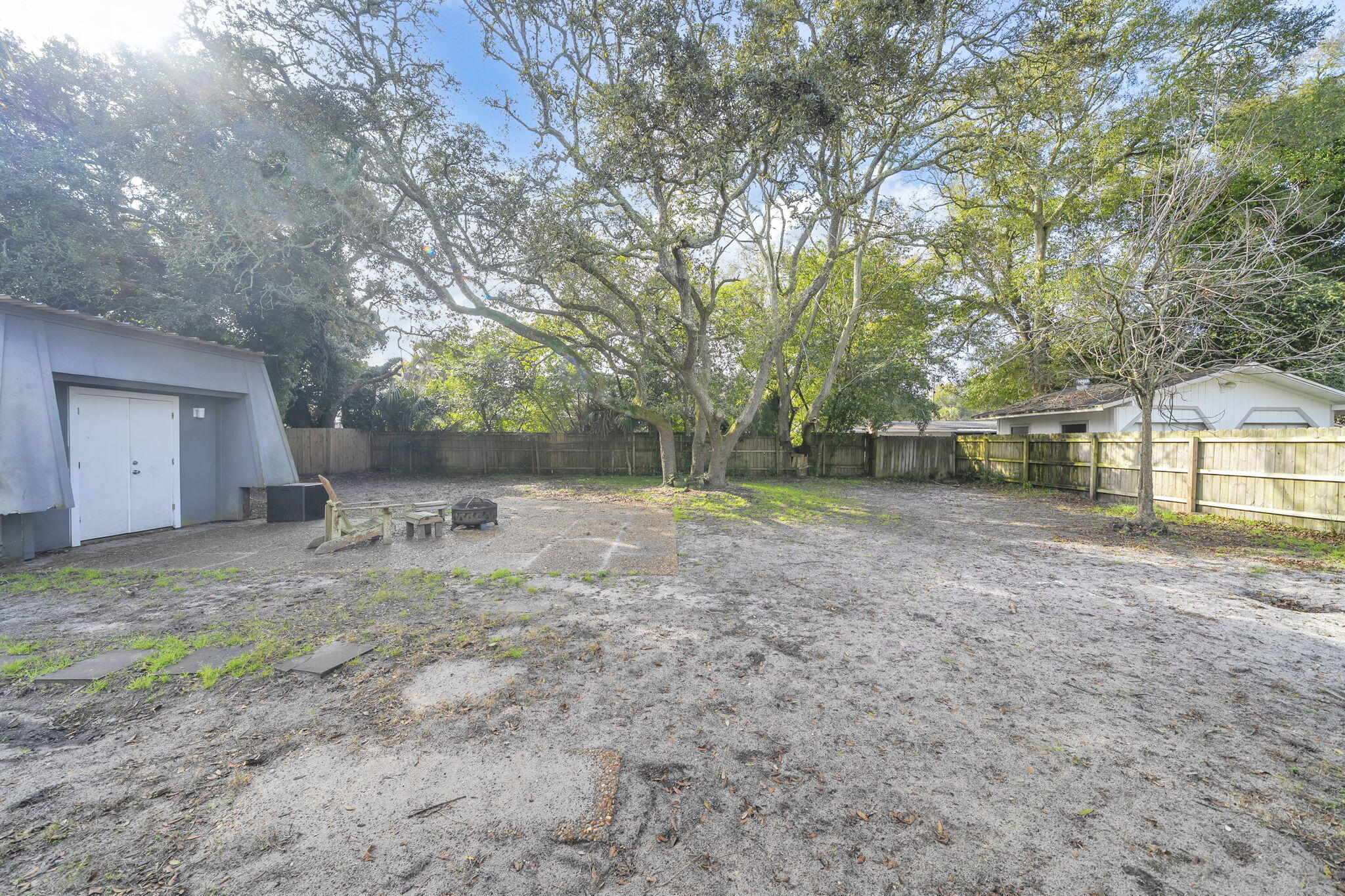 ELLIOTTS POINT 4TH ADDN - Residential Lease