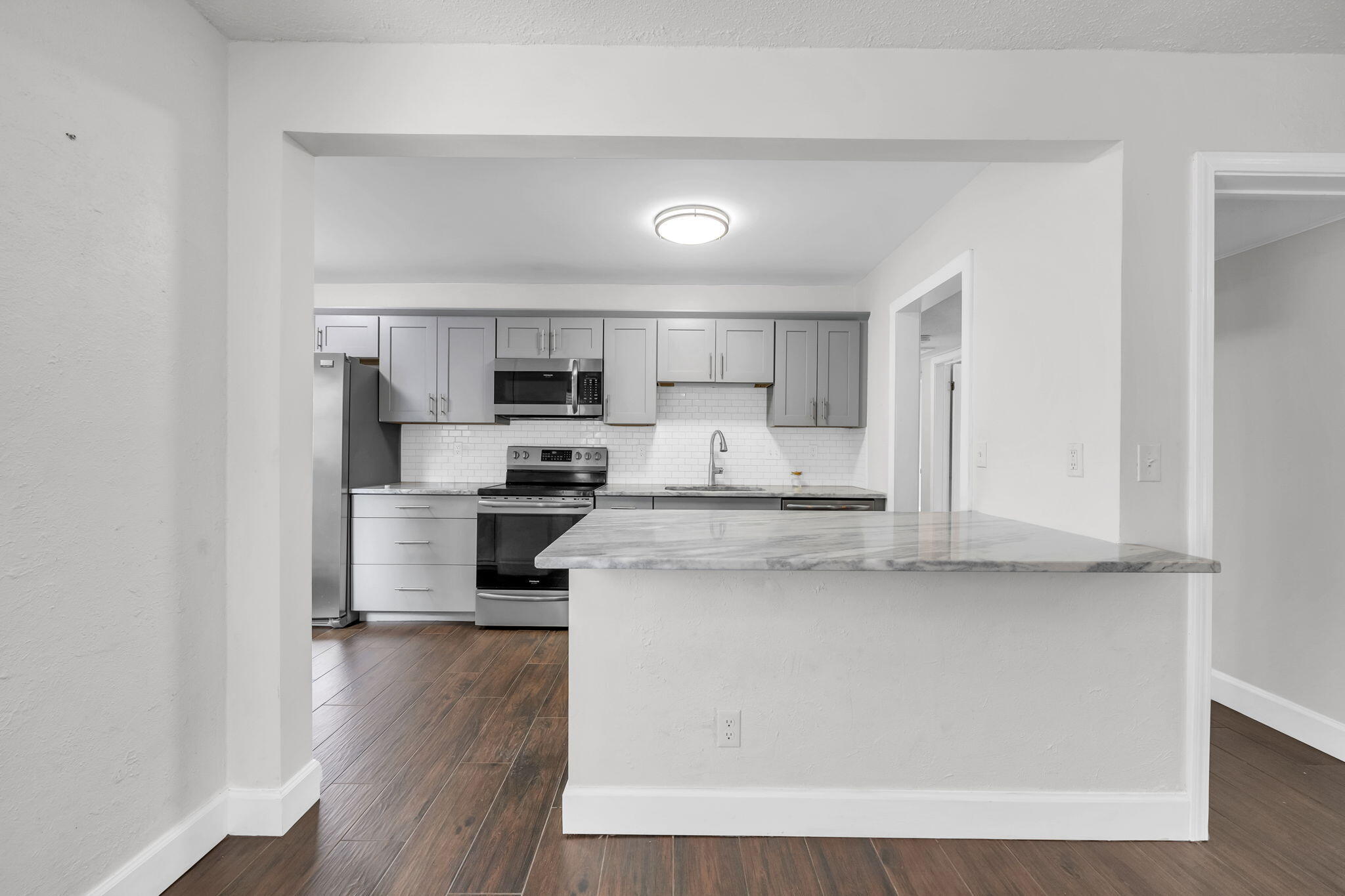 ELLIOTTS POINT 4TH ADDN - Residential Lease
